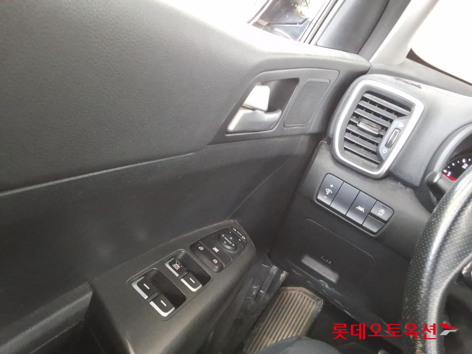 2021 - kia sportage