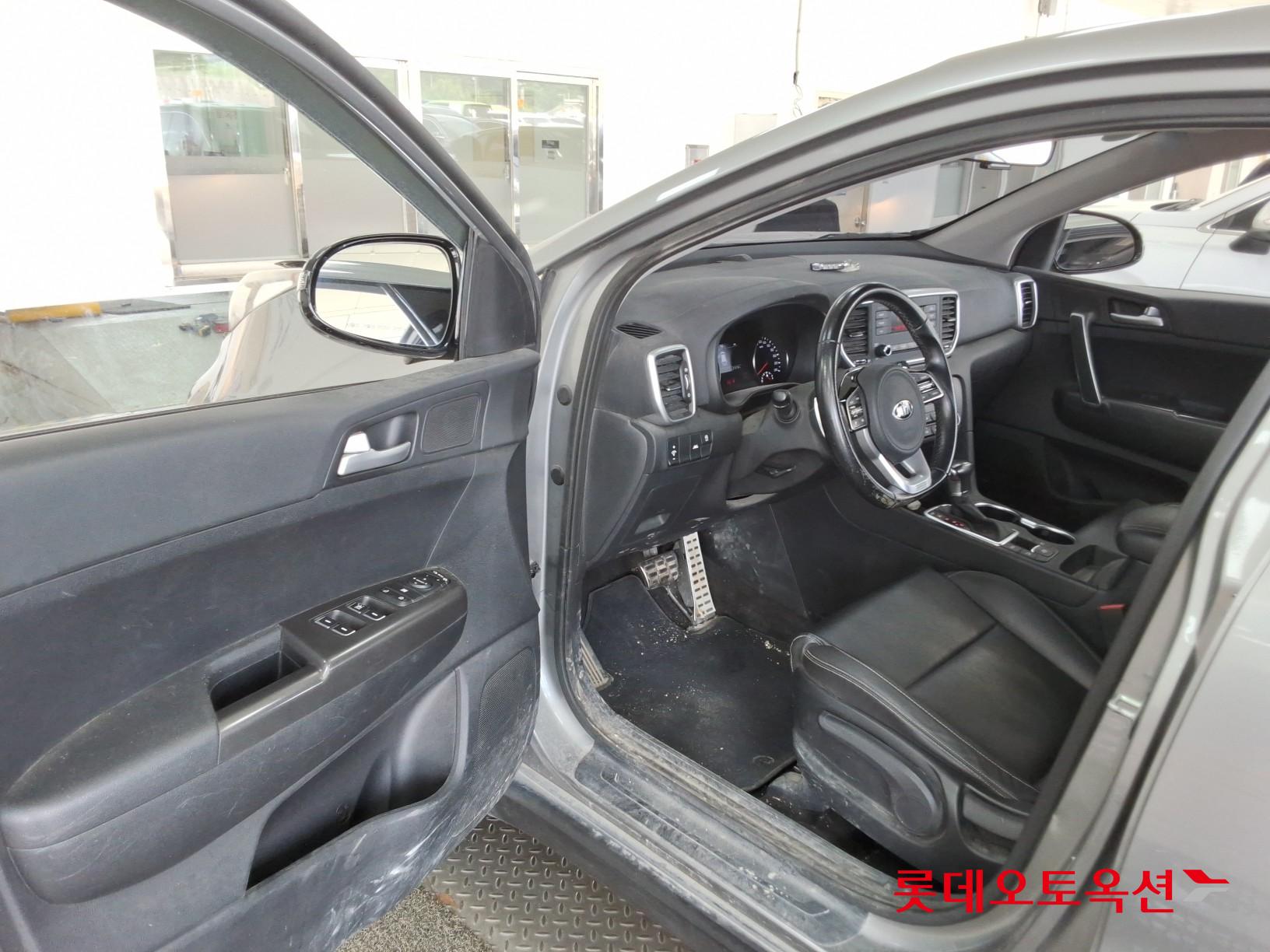 2021 - kia sportage