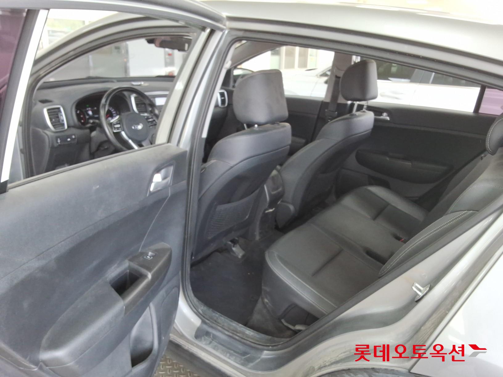 2021 - kia sportage