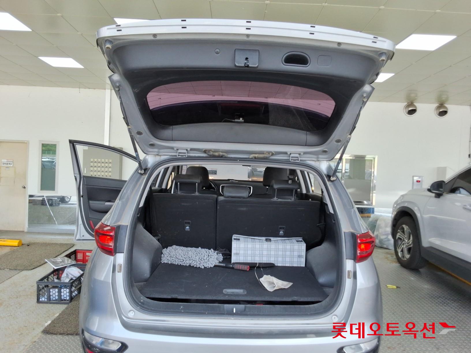 2021 - kia sportage