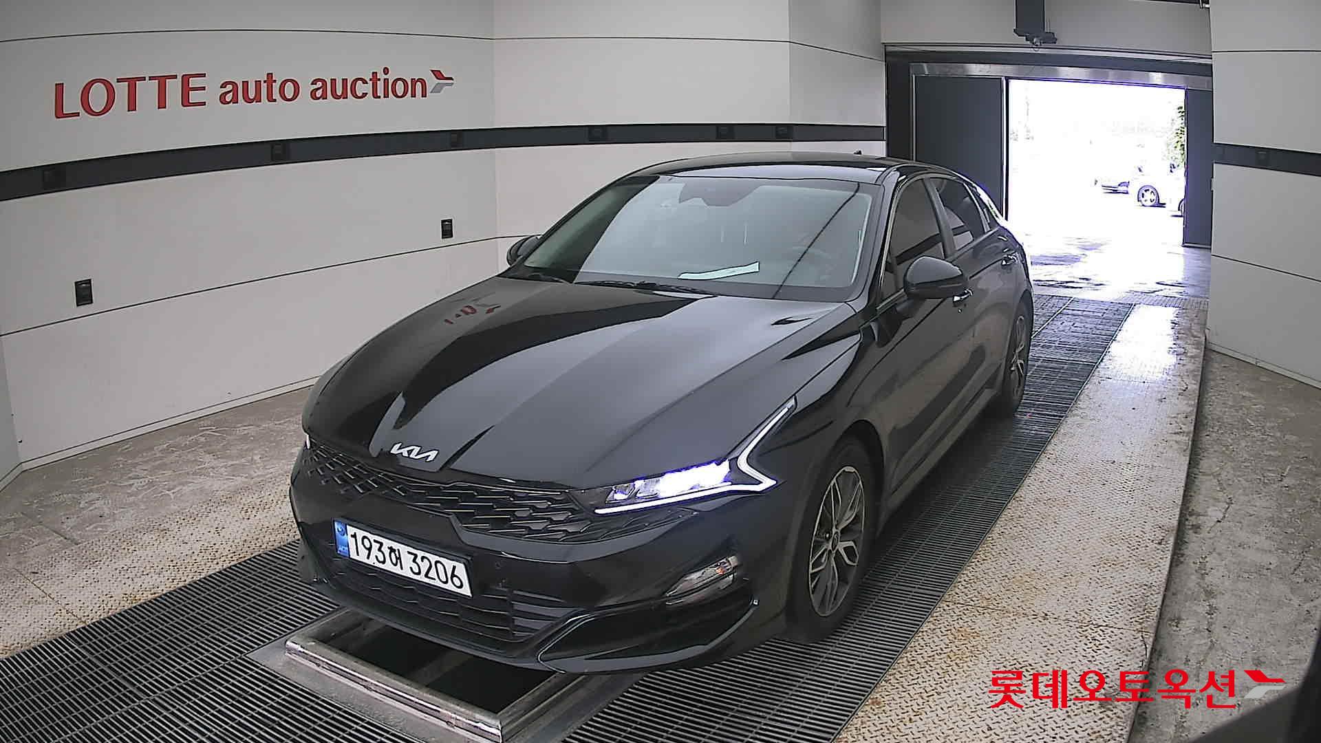 2022 - kia k5
