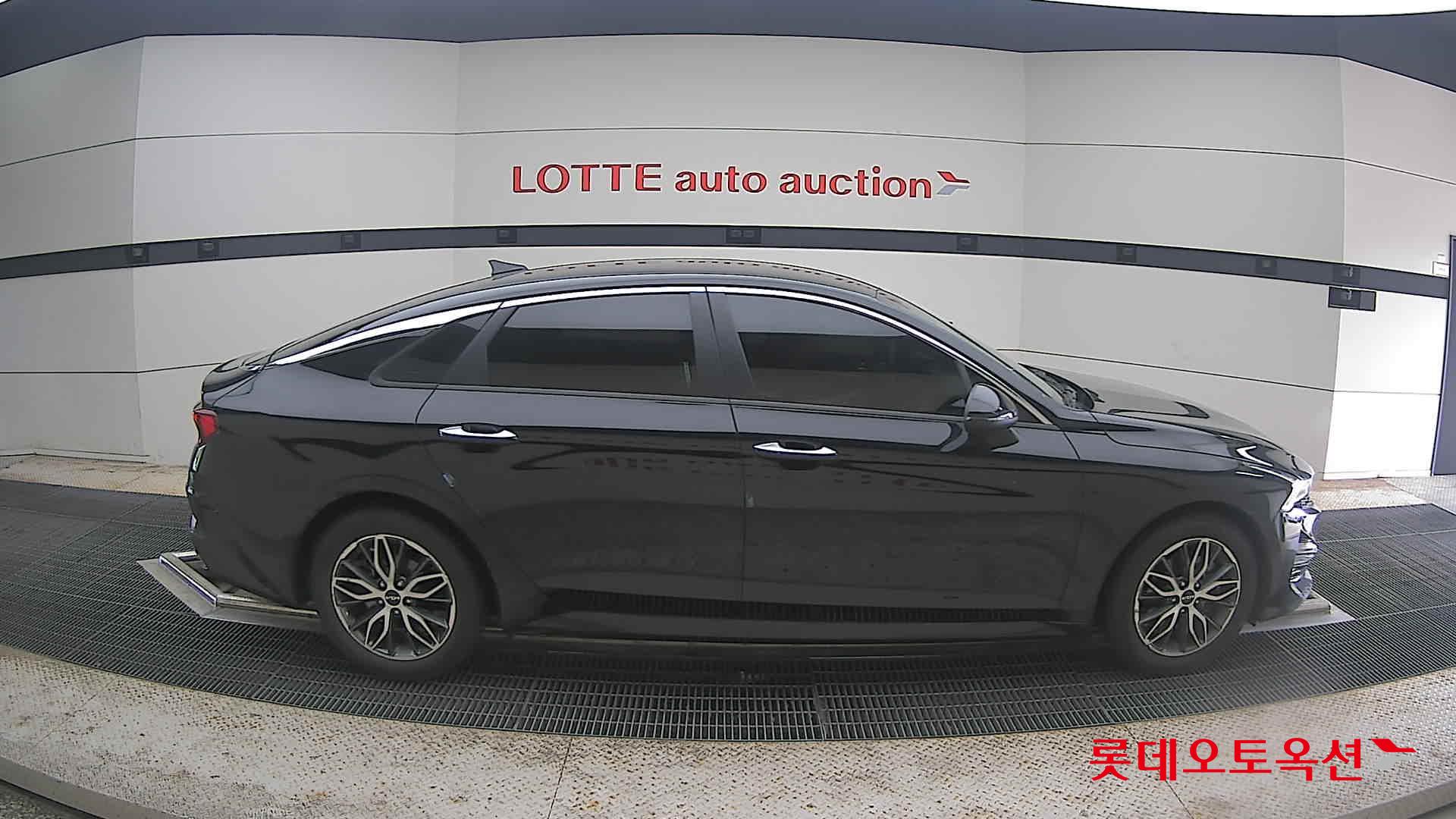 2022 - kia k5