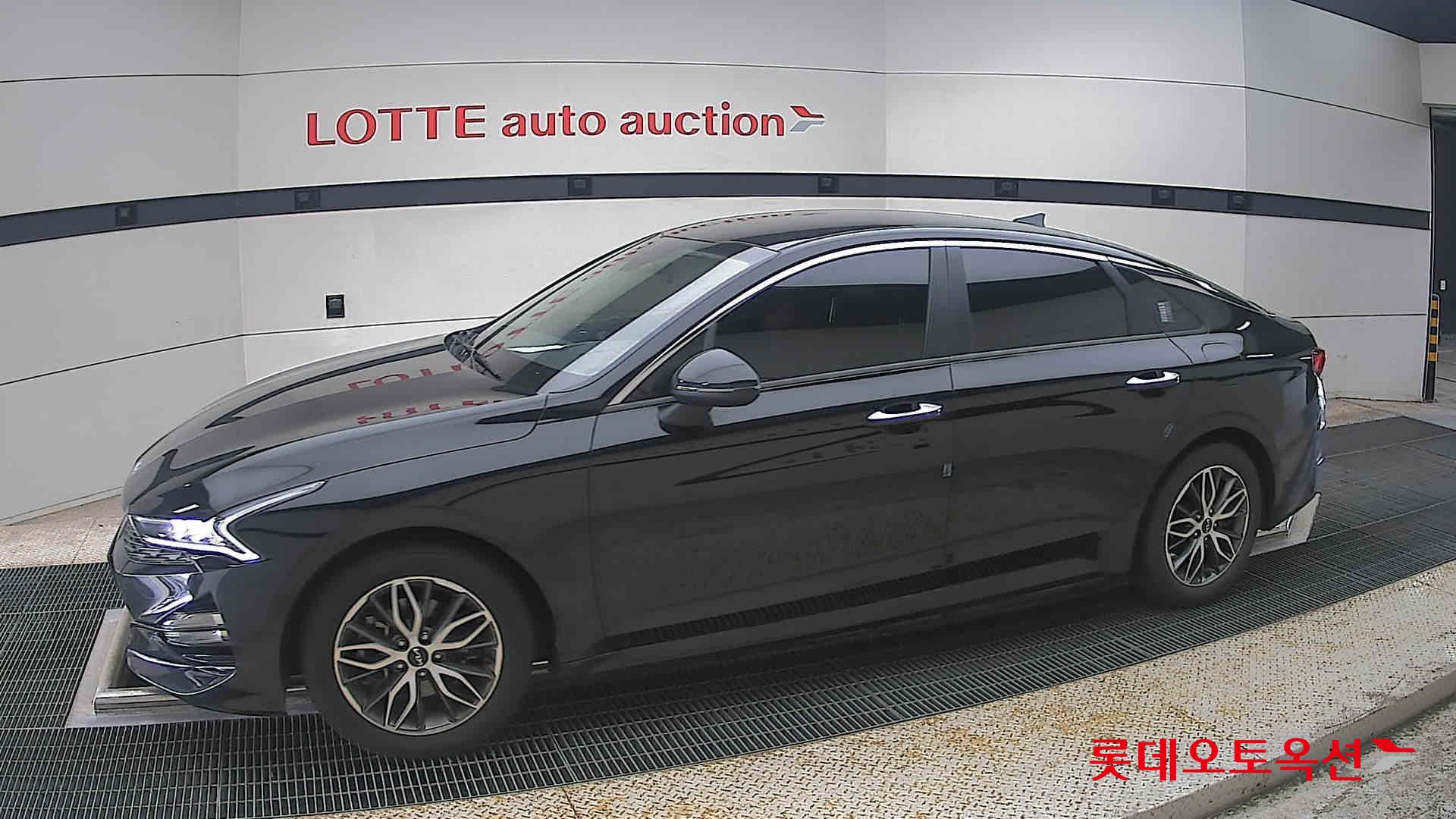 2022 - kia k5