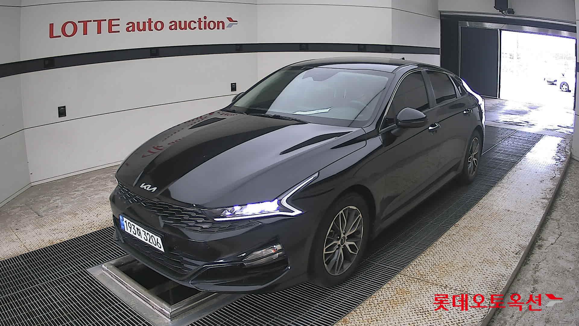 2022 - kia k5
