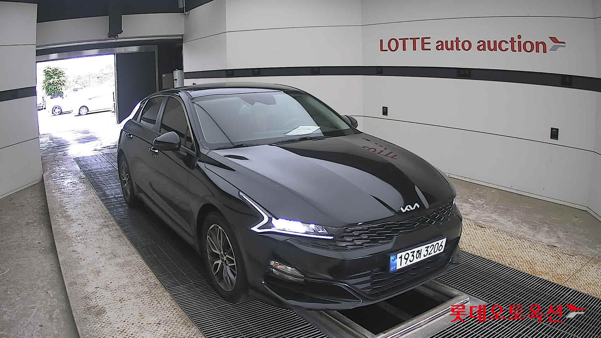 2022 - kia k5