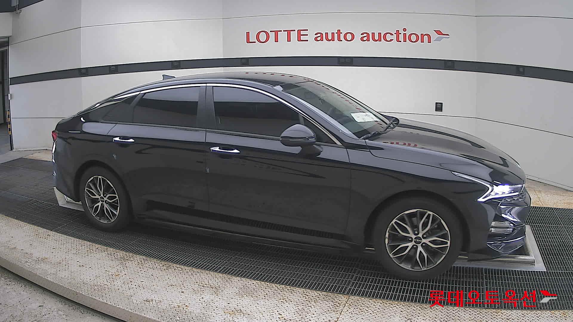 2022 - kia k5