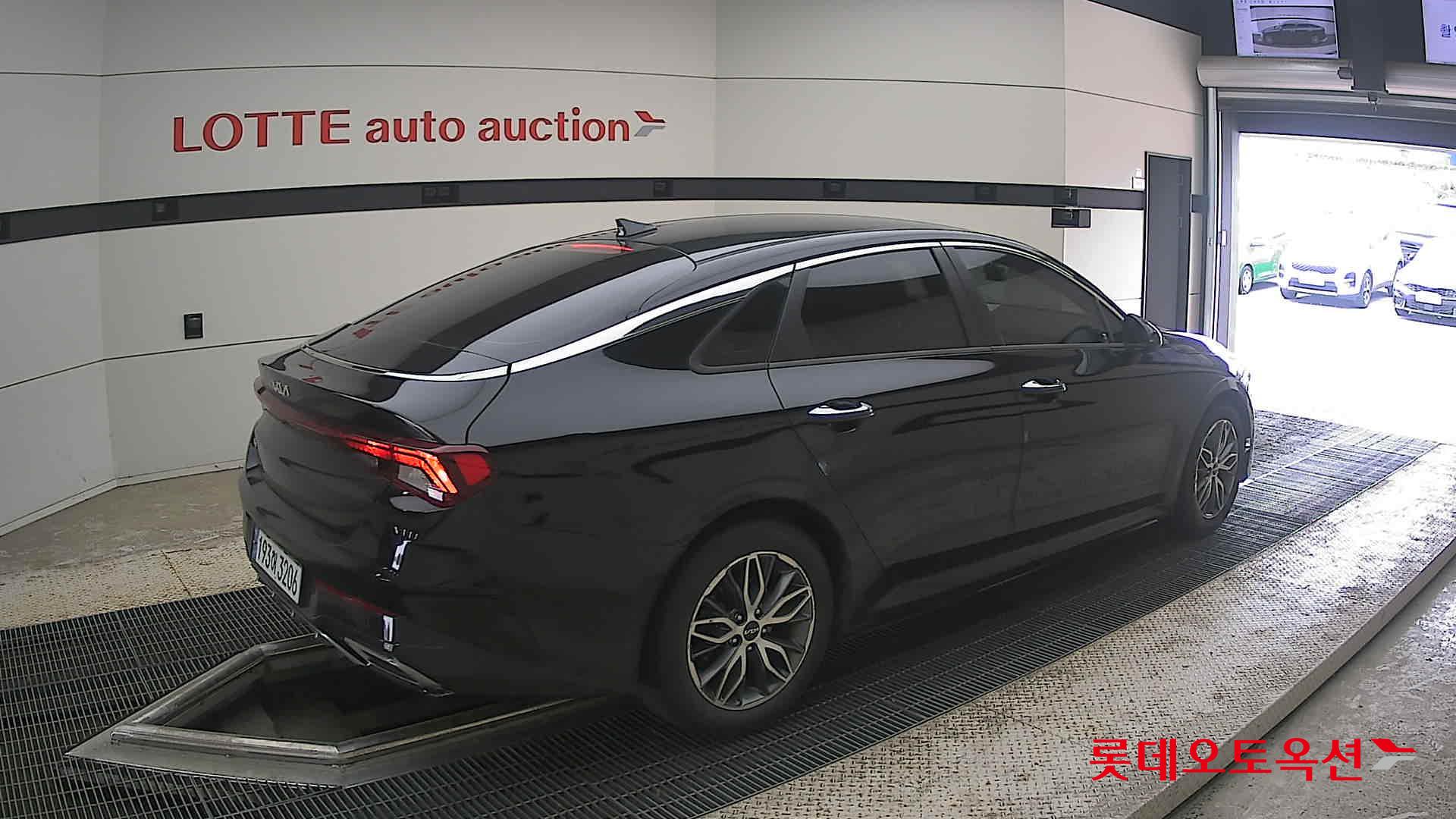 2022 - kia k5