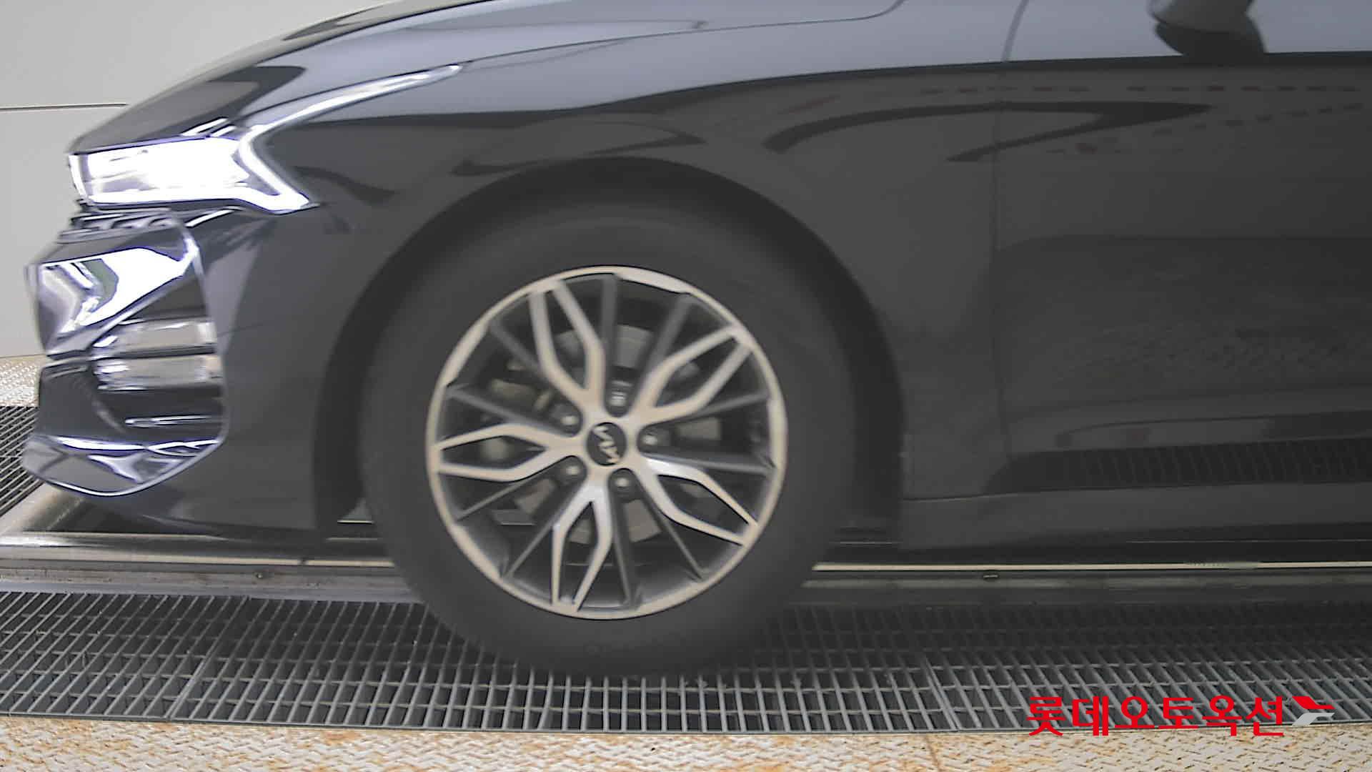 2022 - kia k5