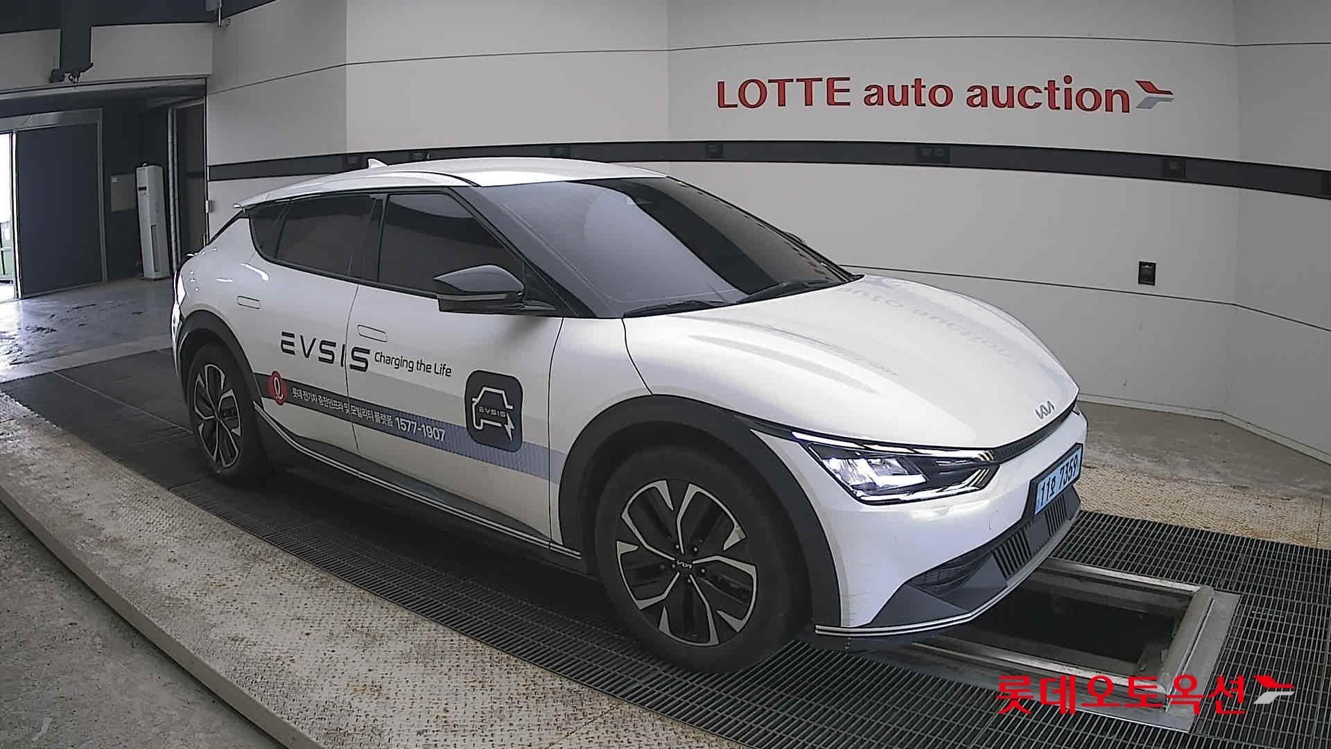 2022 - kia ev6