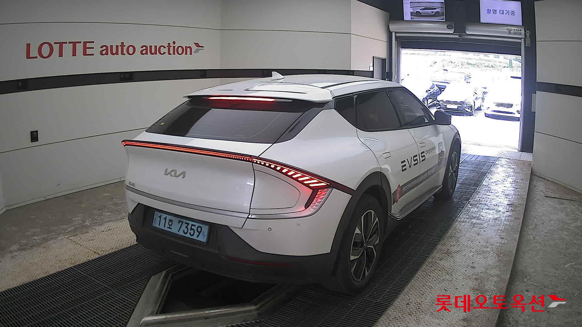 2022 - kia ev6