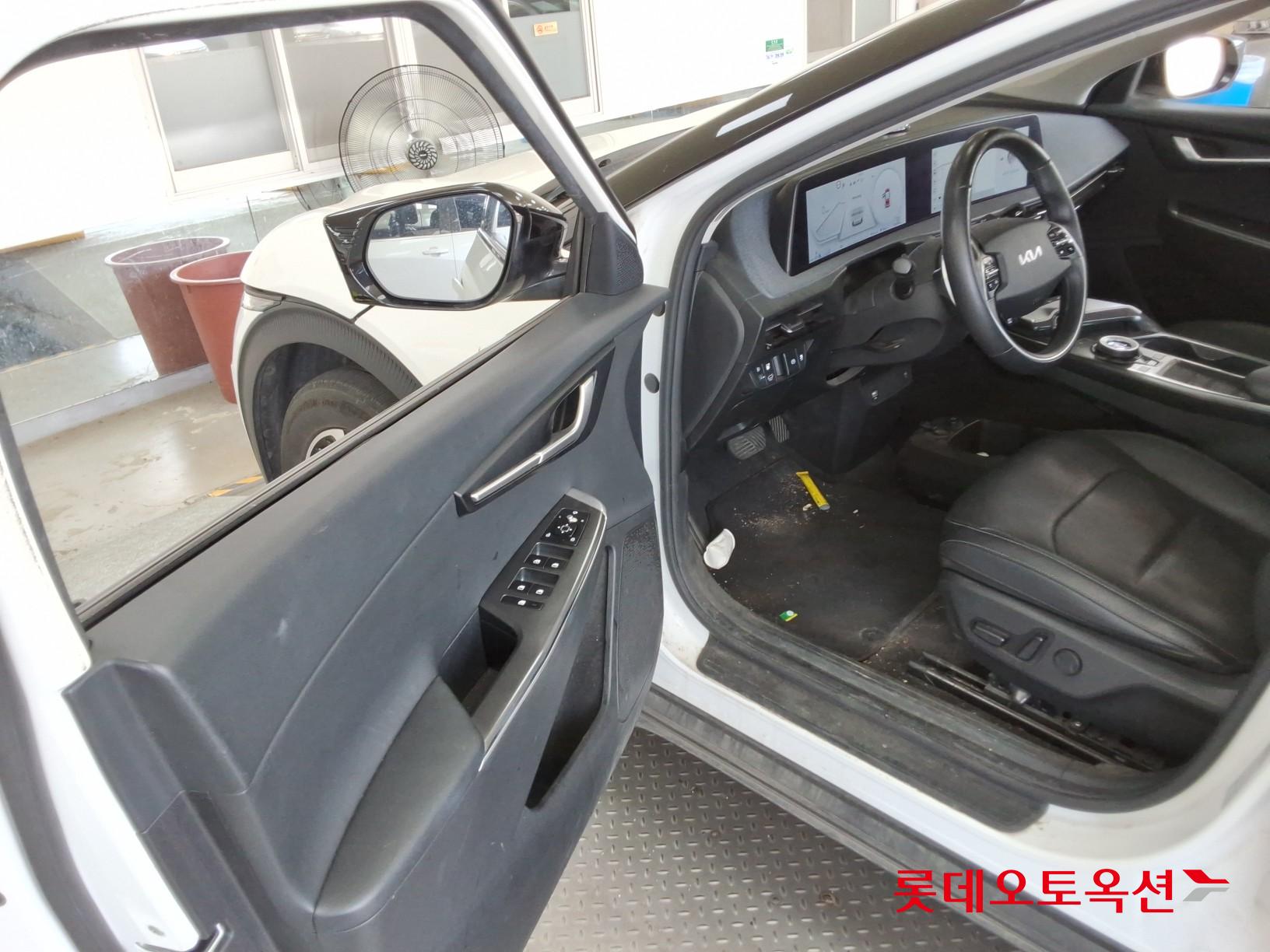 2022 - kia ev6