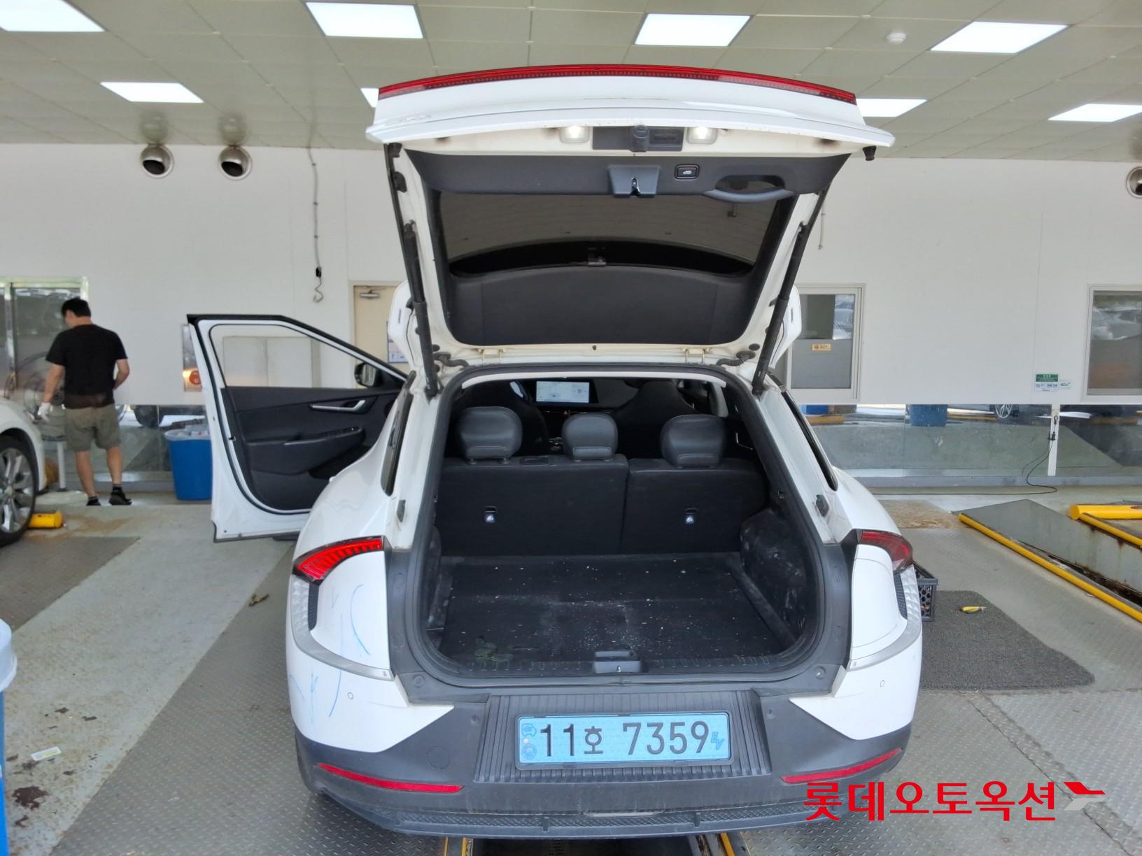 2022 - kia ev6