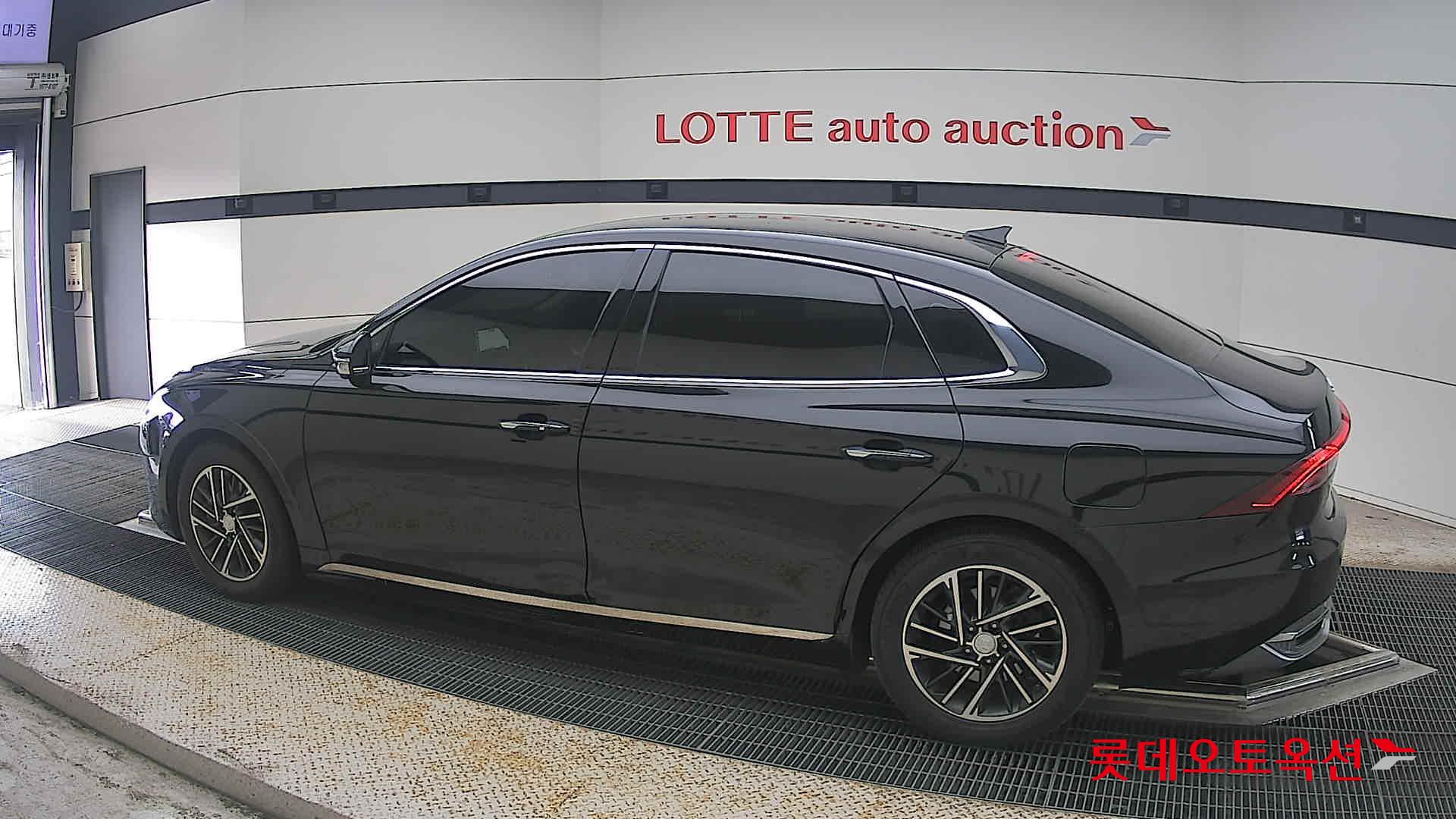 2022 - hyundai grandeur