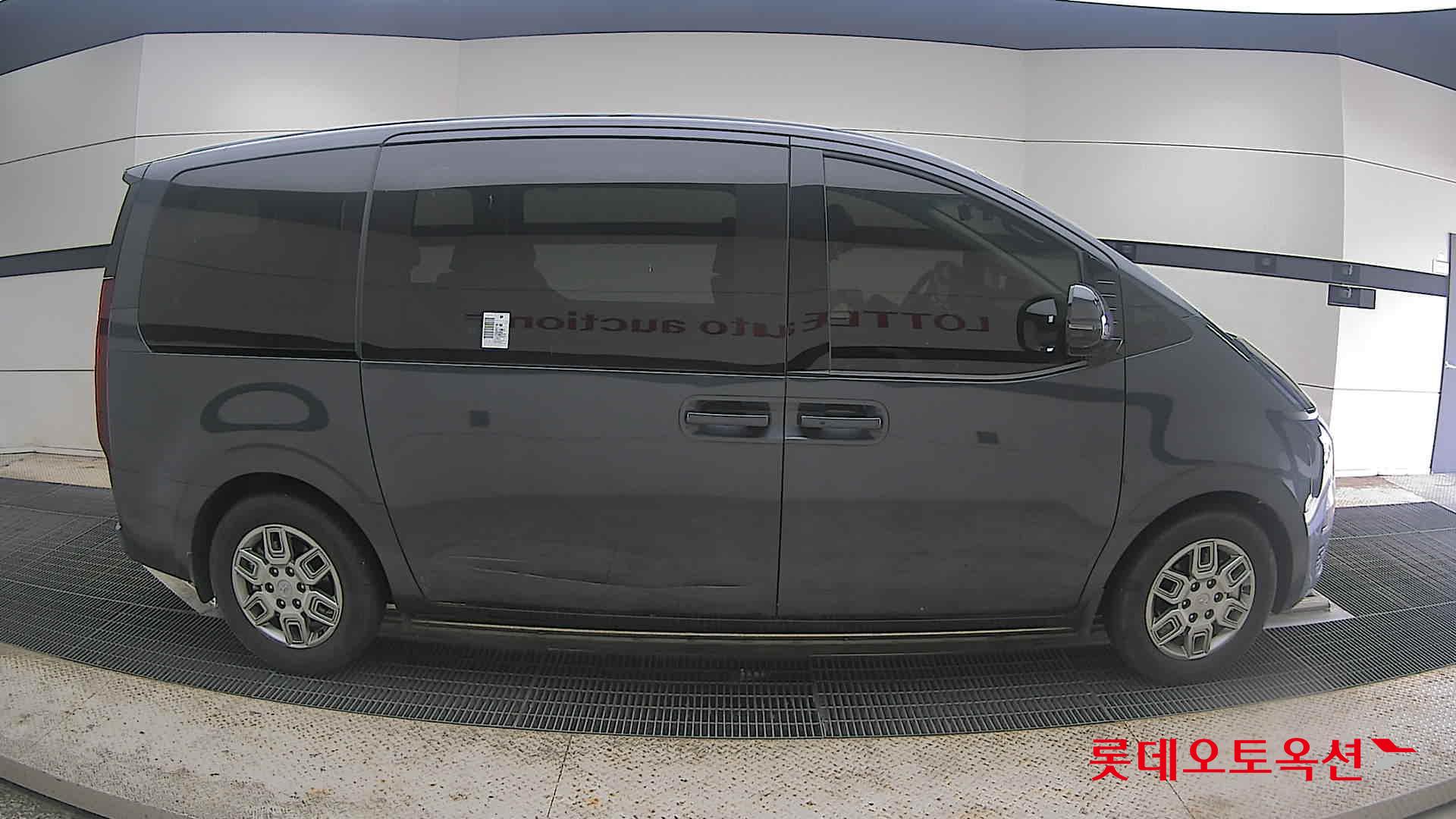 2023 - hyundai staria