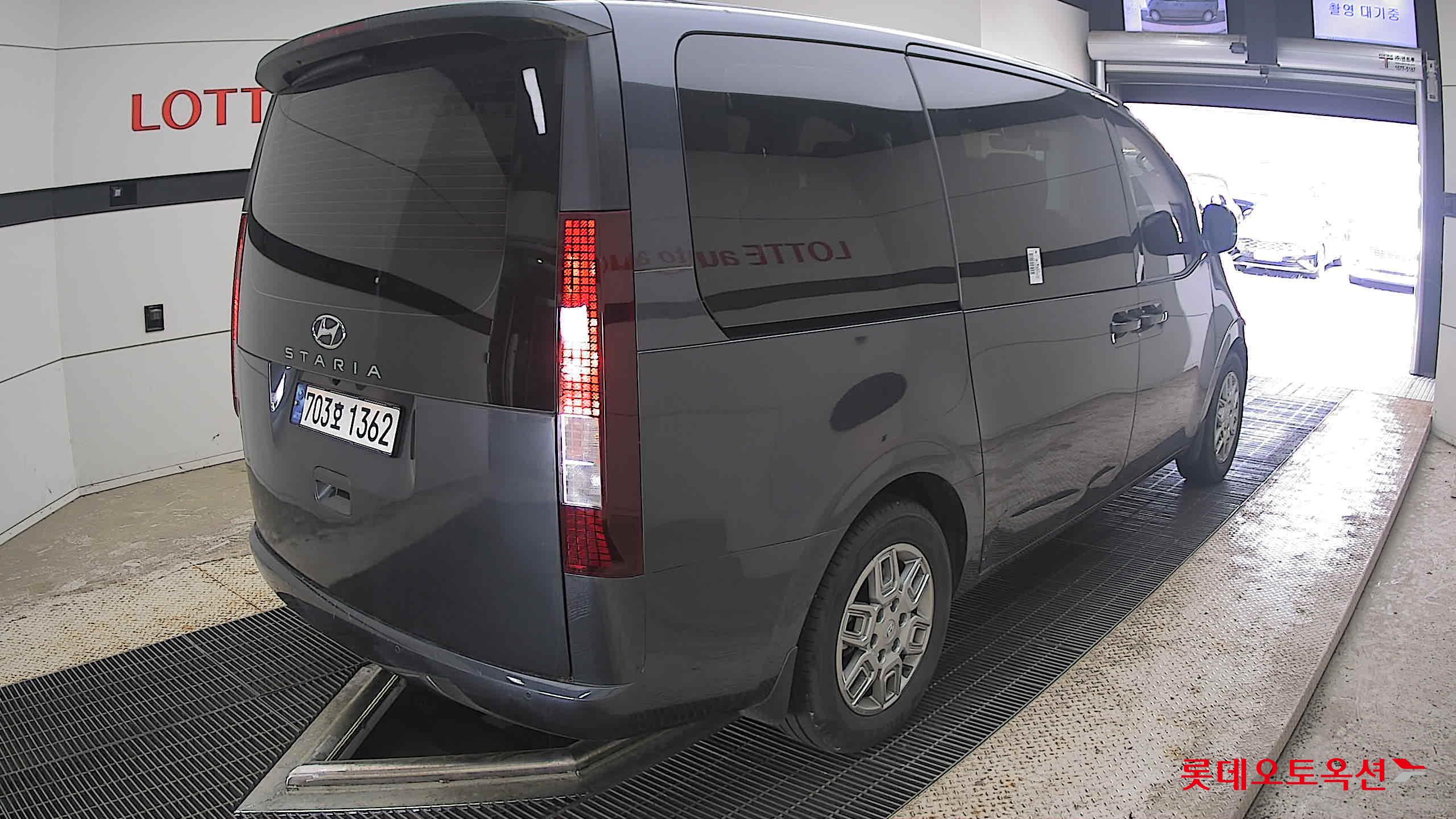 2023 - hyundai staria