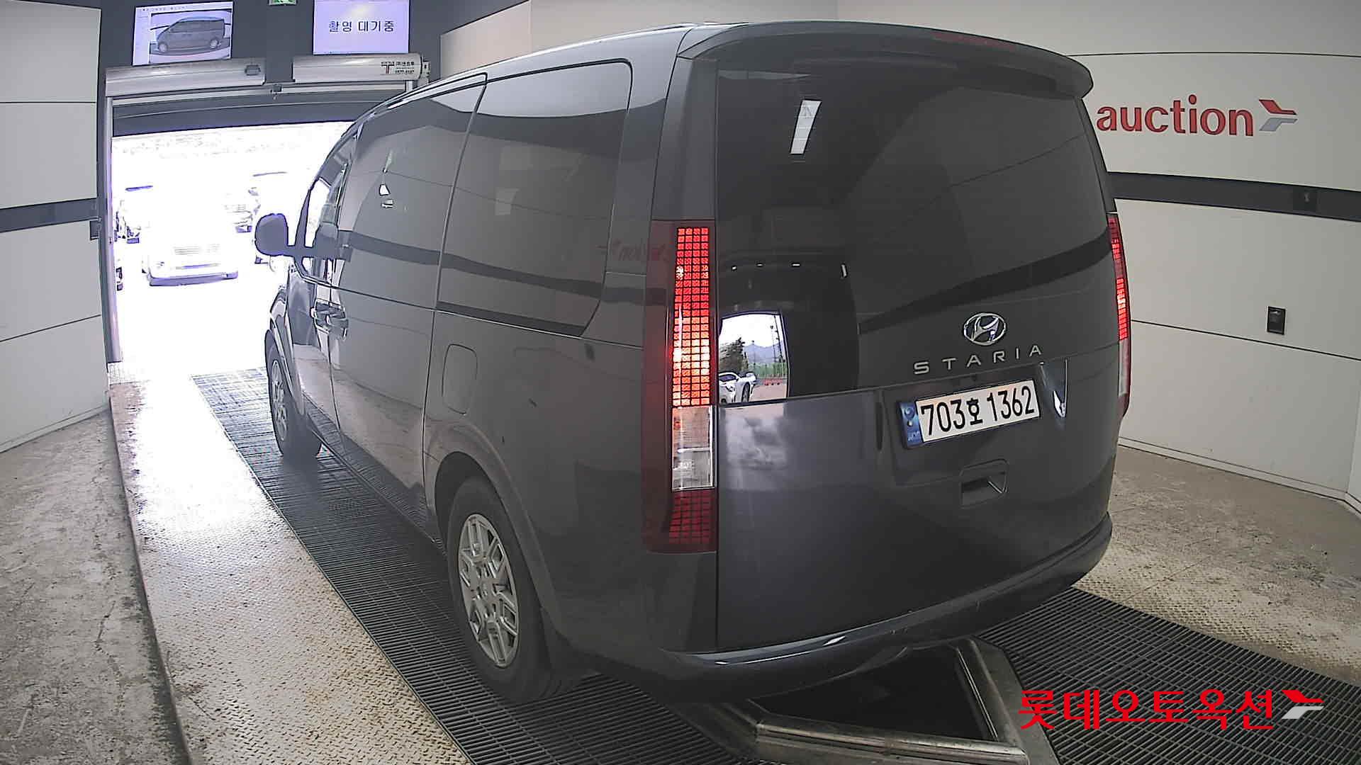 2023 - hyundai staria