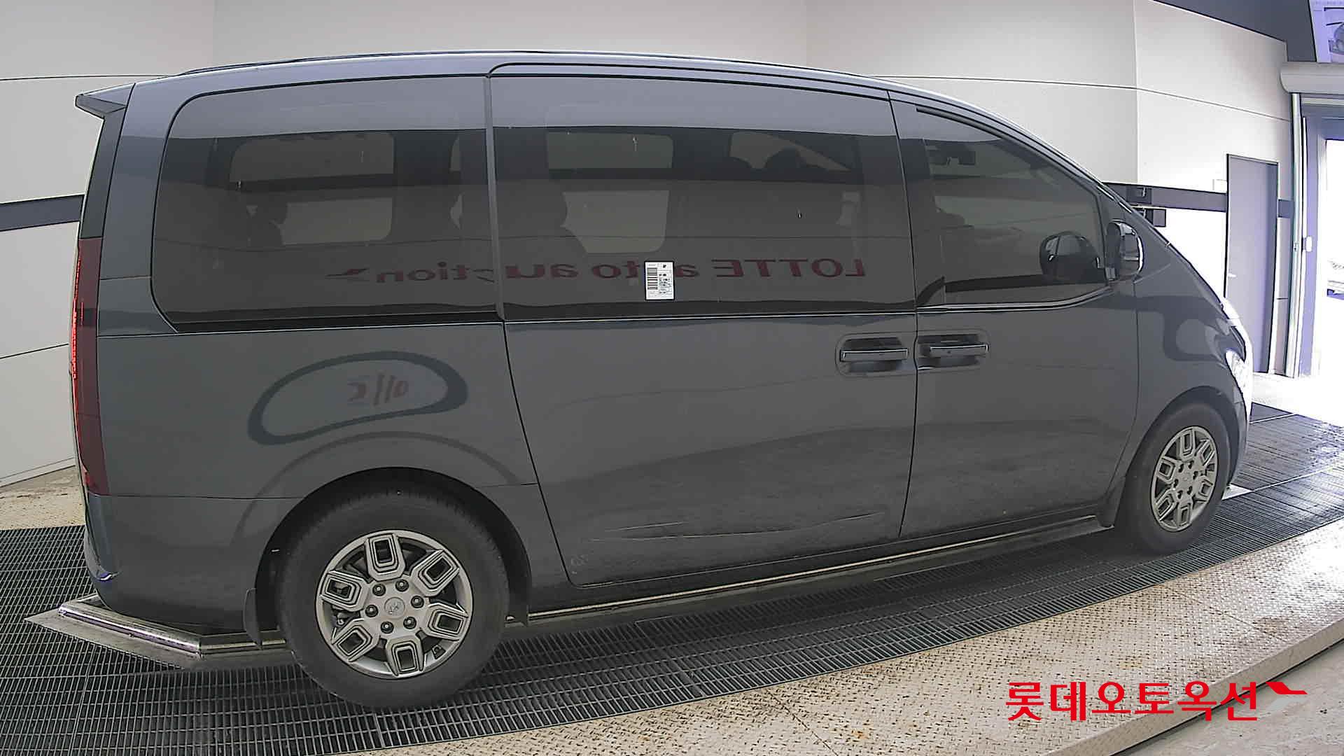 2023 - hyundai staria
