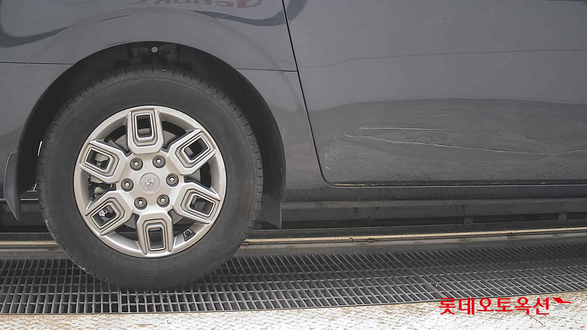 2023 - hyundai staria