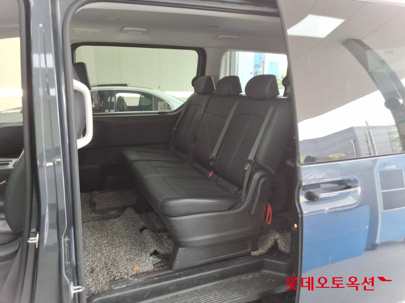 2023 - hyundai staria