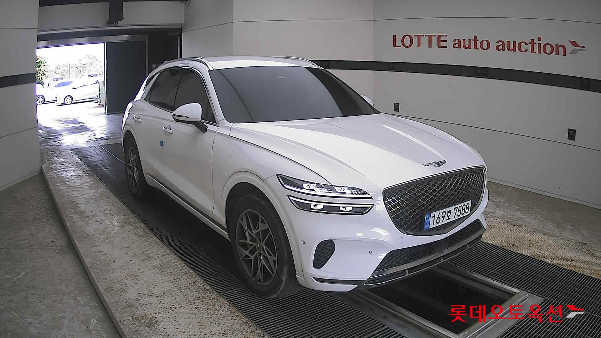 2023 - genesis gv70