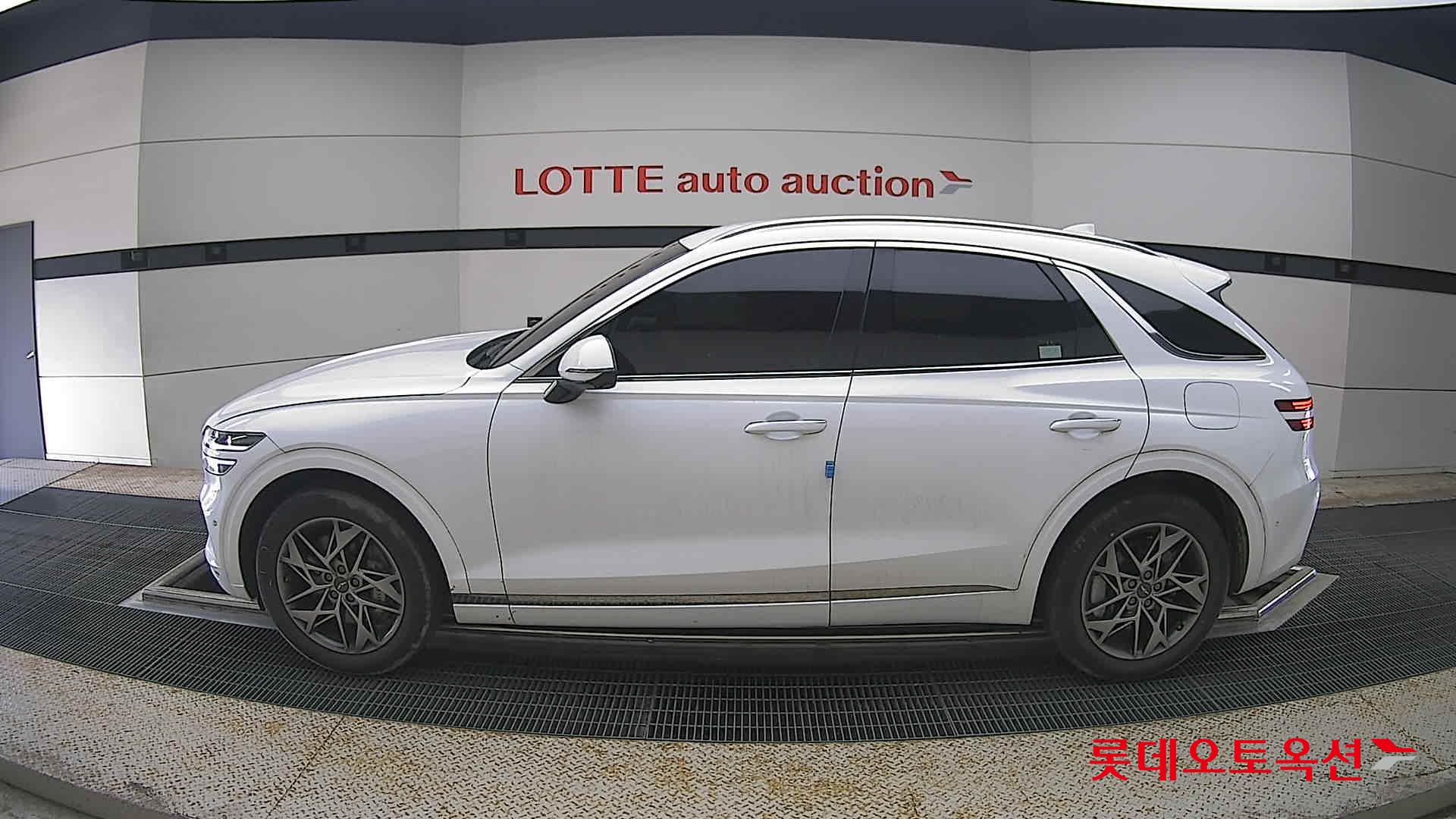 2023 - genesis gv70