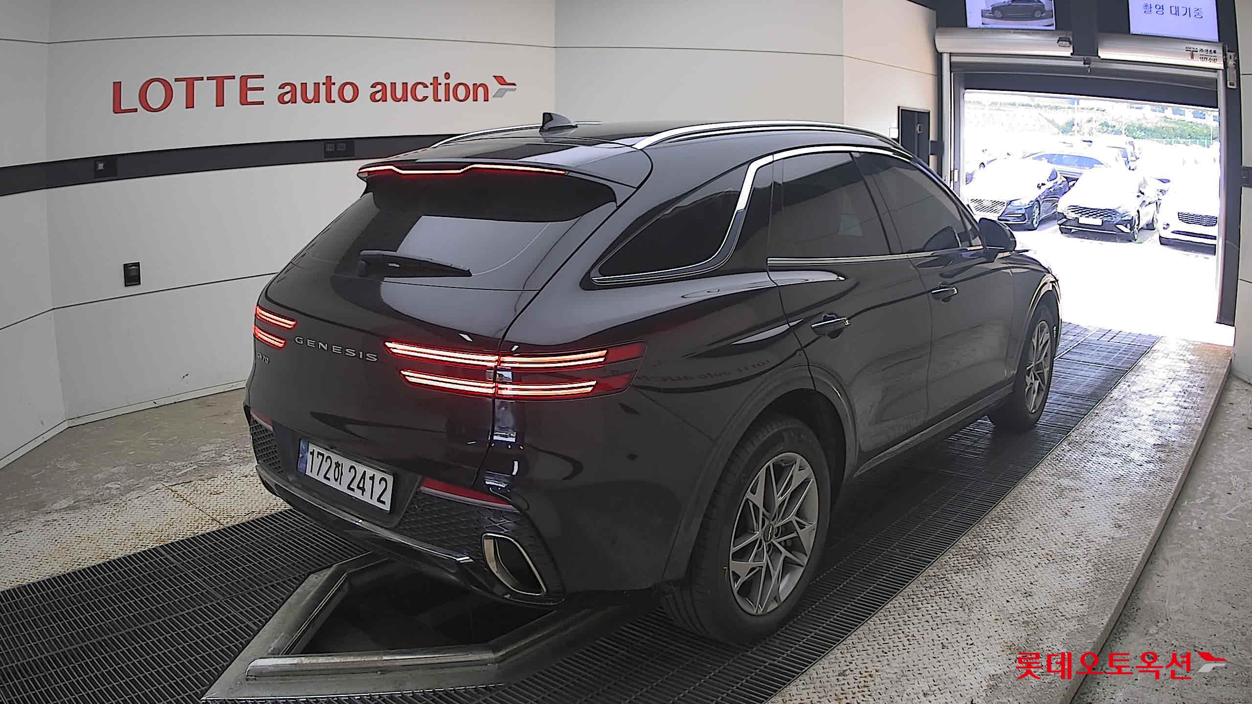 2023 - genesis gv70