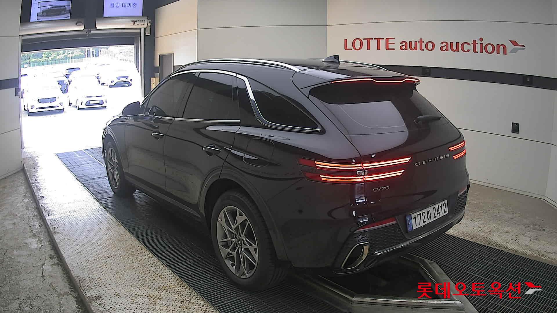 2023 - genesis gv70