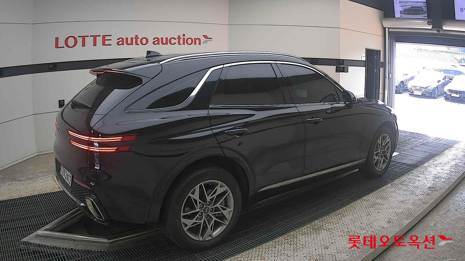 2023 - genesis gv70