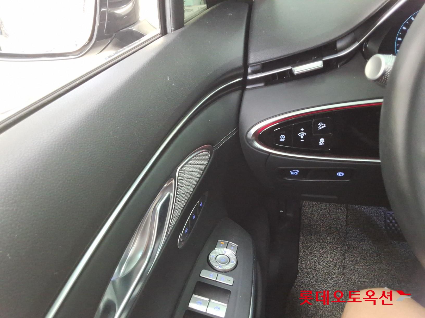 2023 - genesis gv70