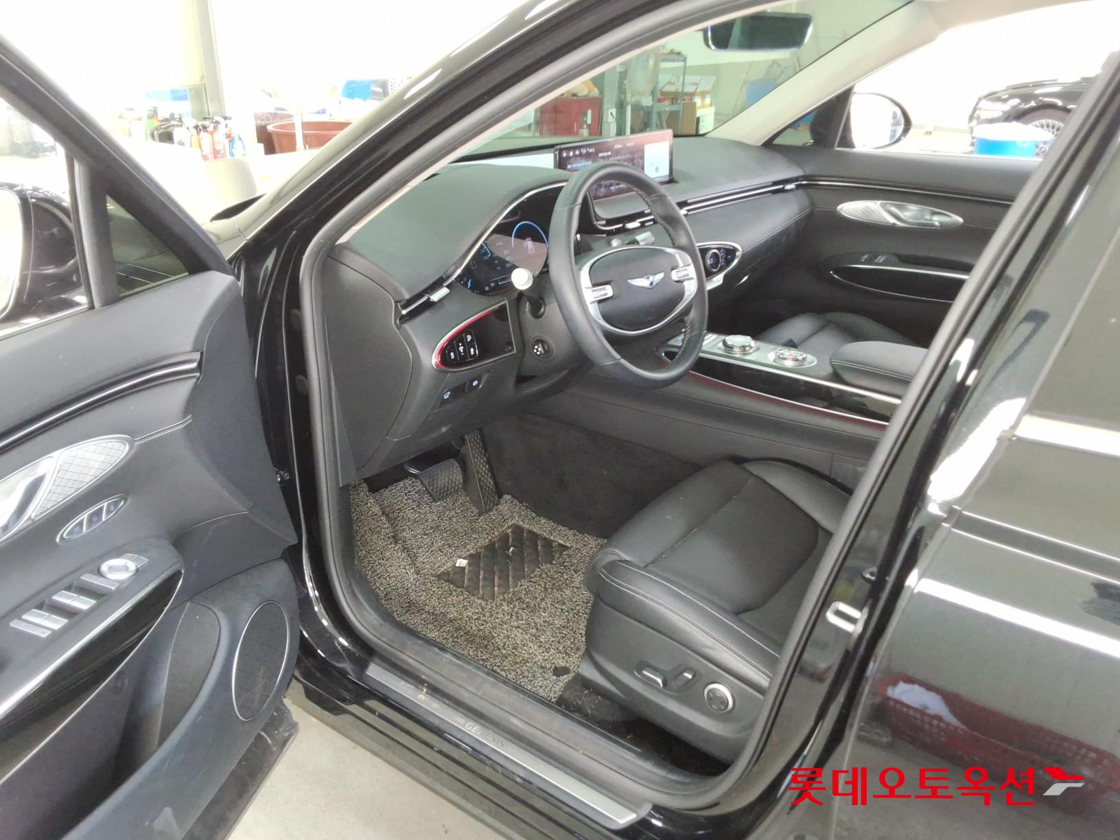 2023 - genesis gv70