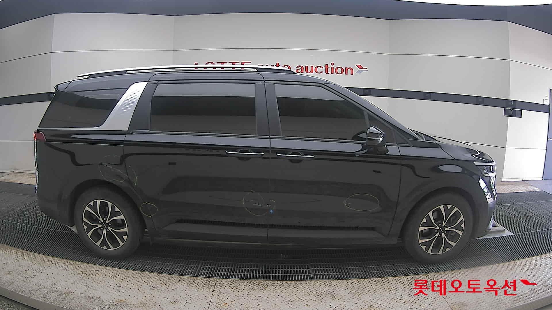2023 - kia carnival