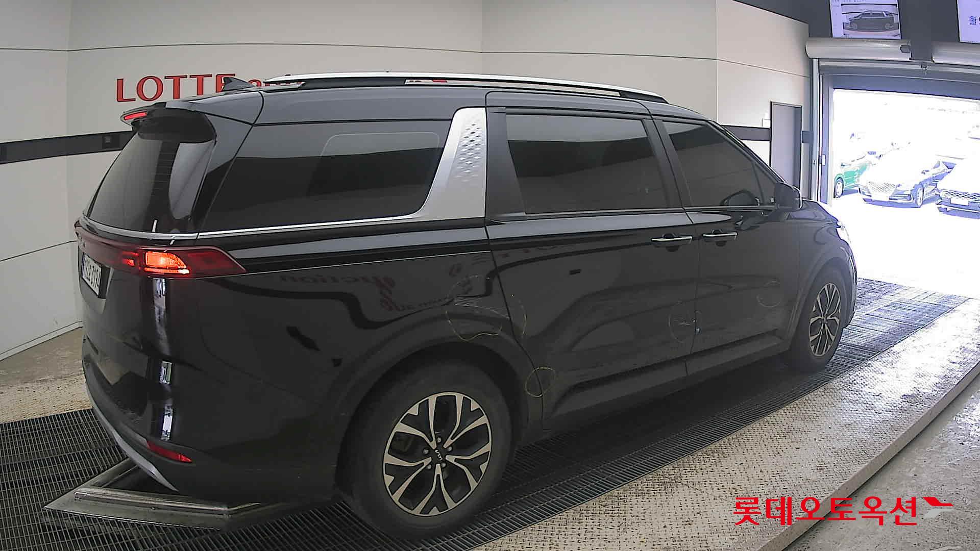 2023 - kia carnival
