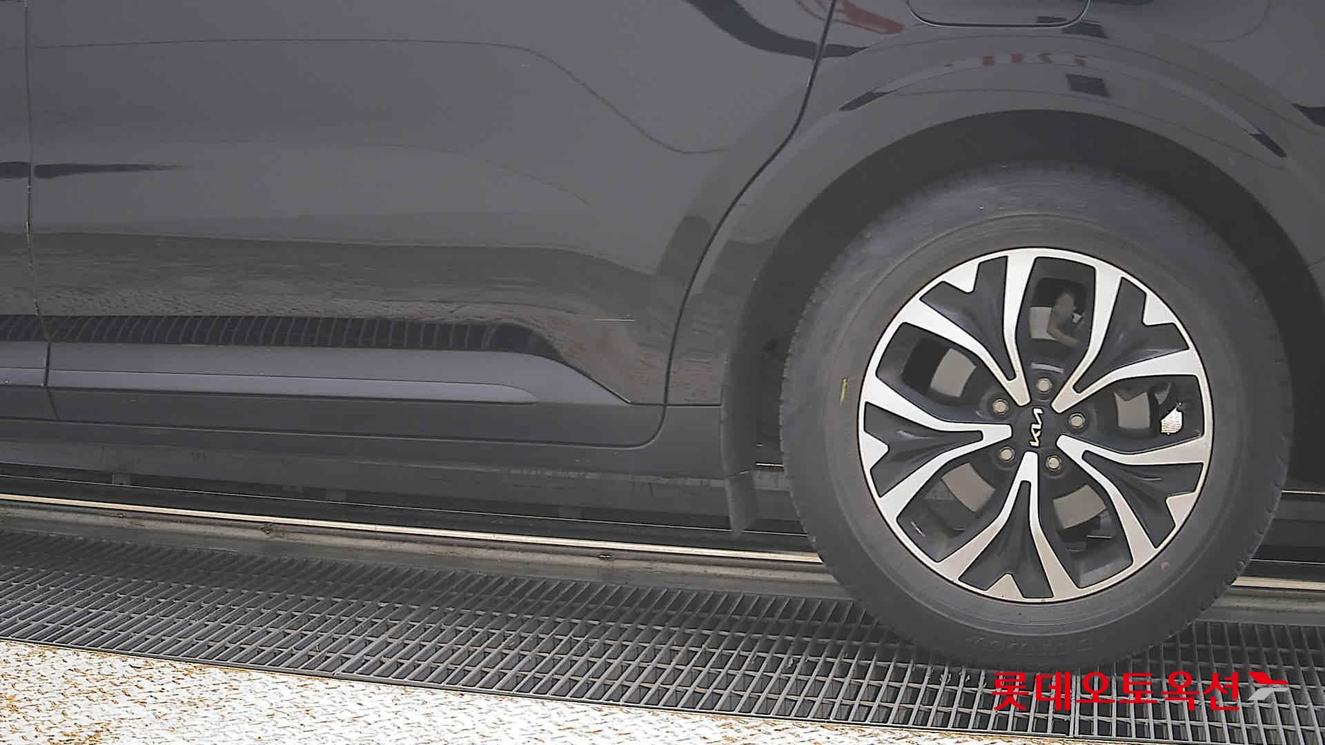 2023 - kia carnival