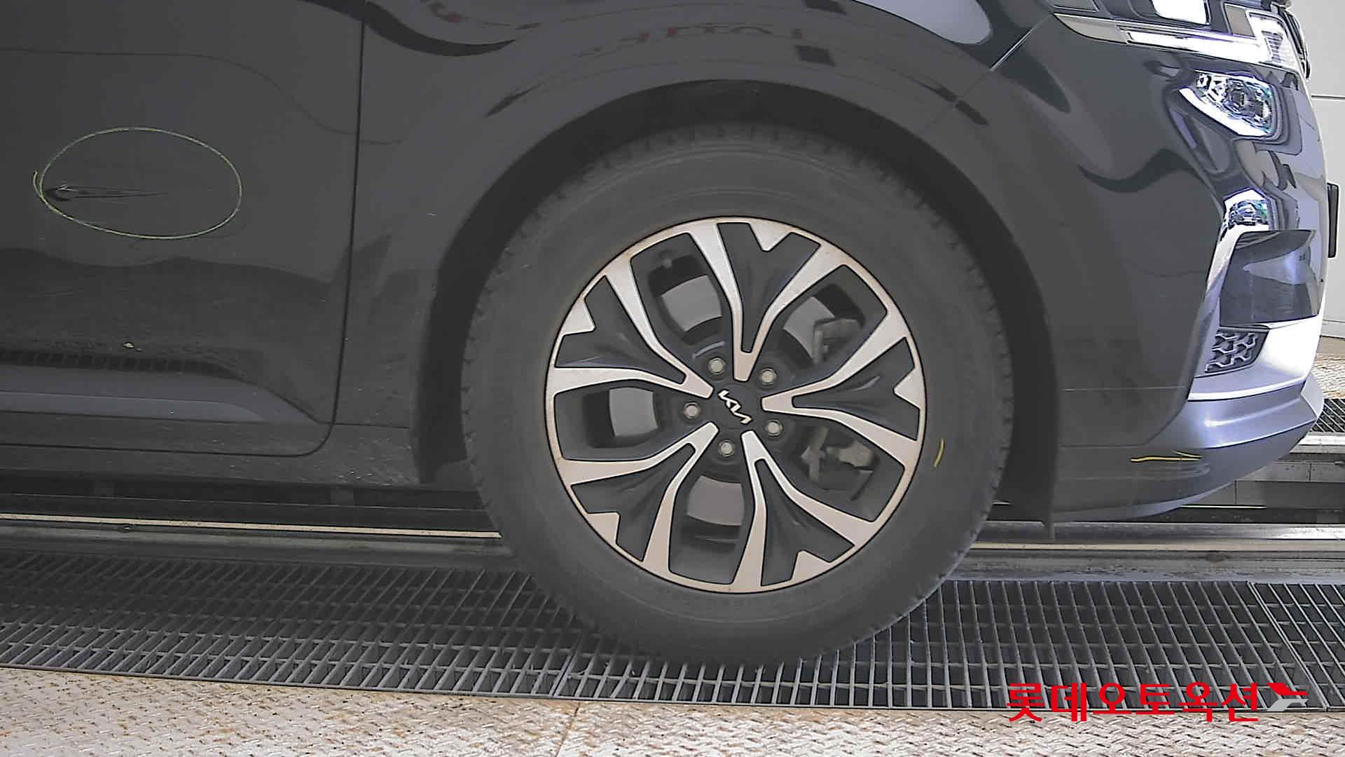 2023 - kia carnival