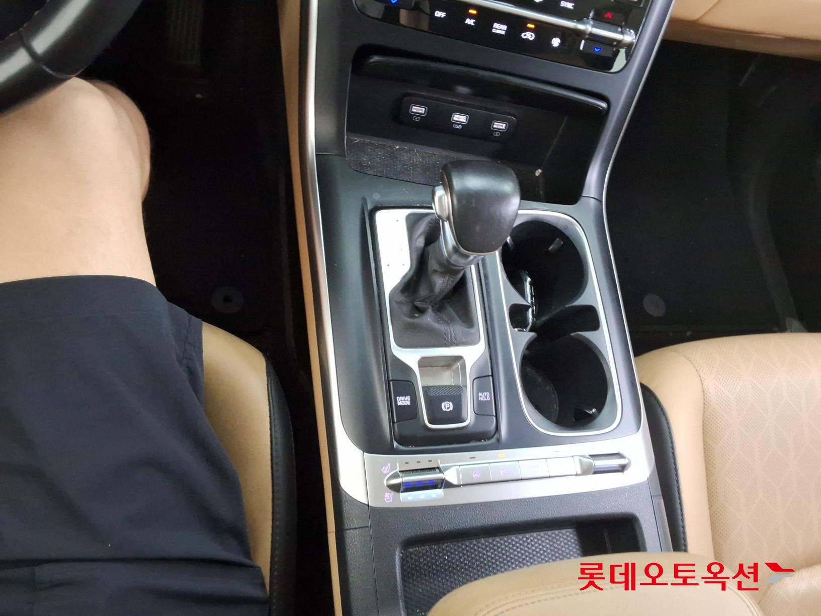 2023 - kia carnival