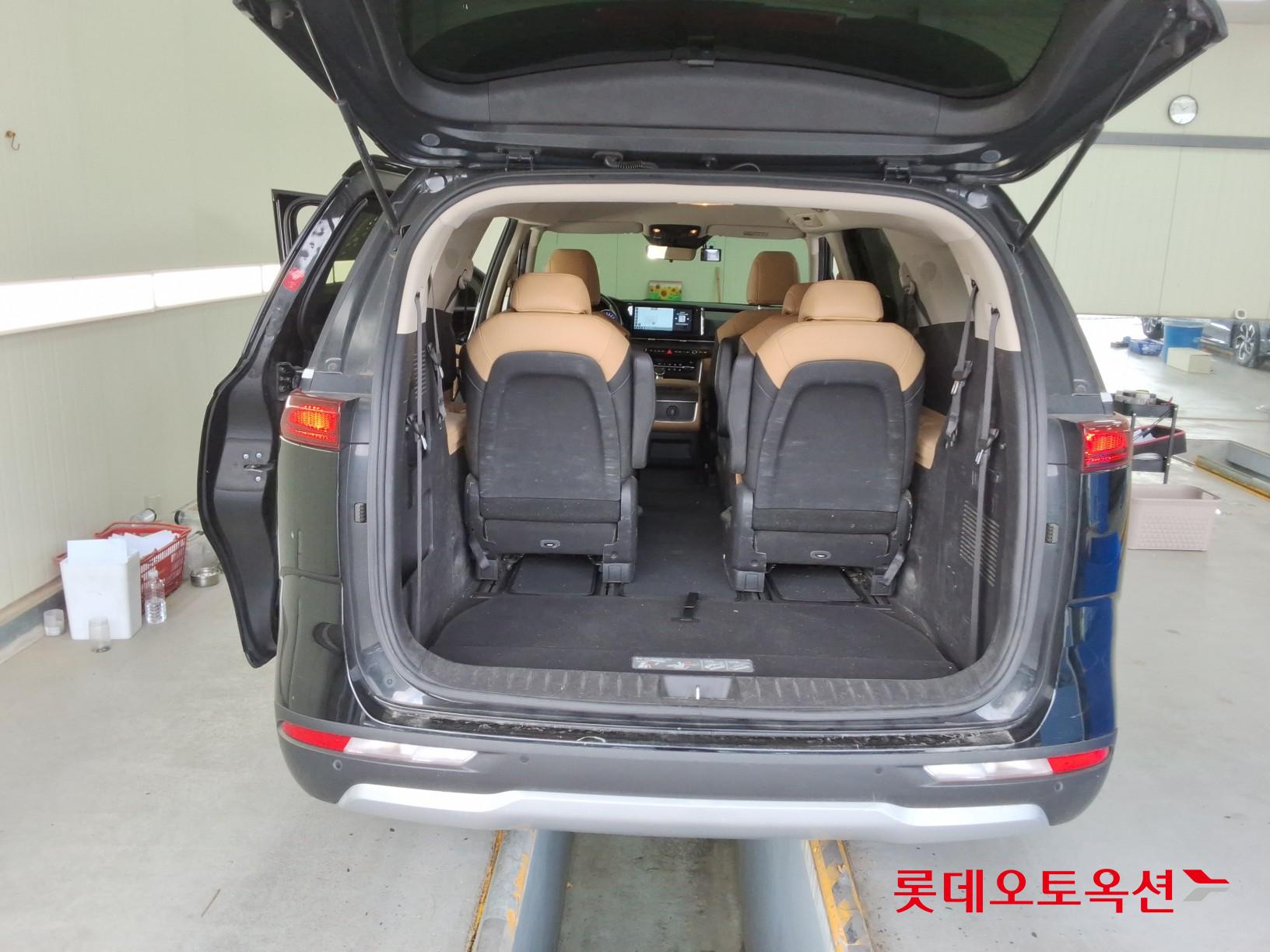 2023 - kia carnival