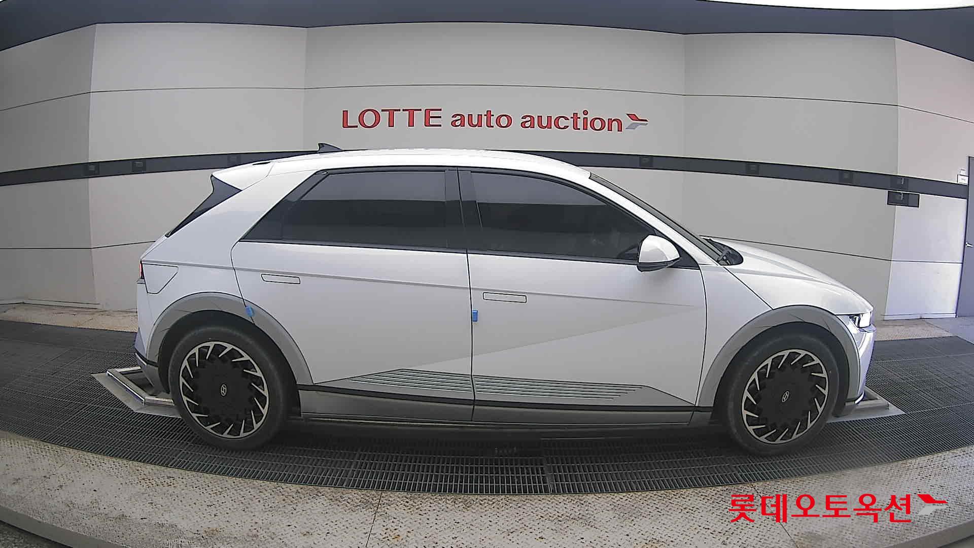 2022 - hyundai ioniq