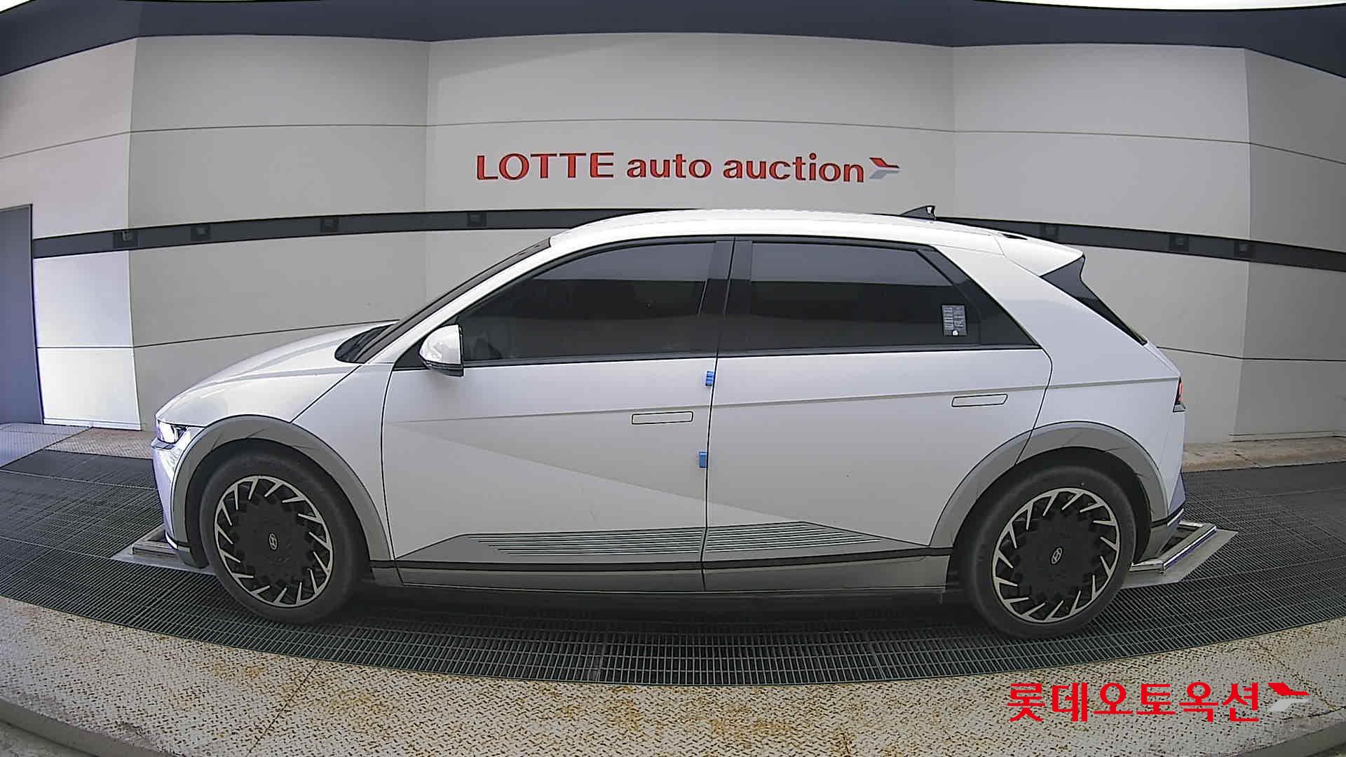 2022 - hyundai ioniq