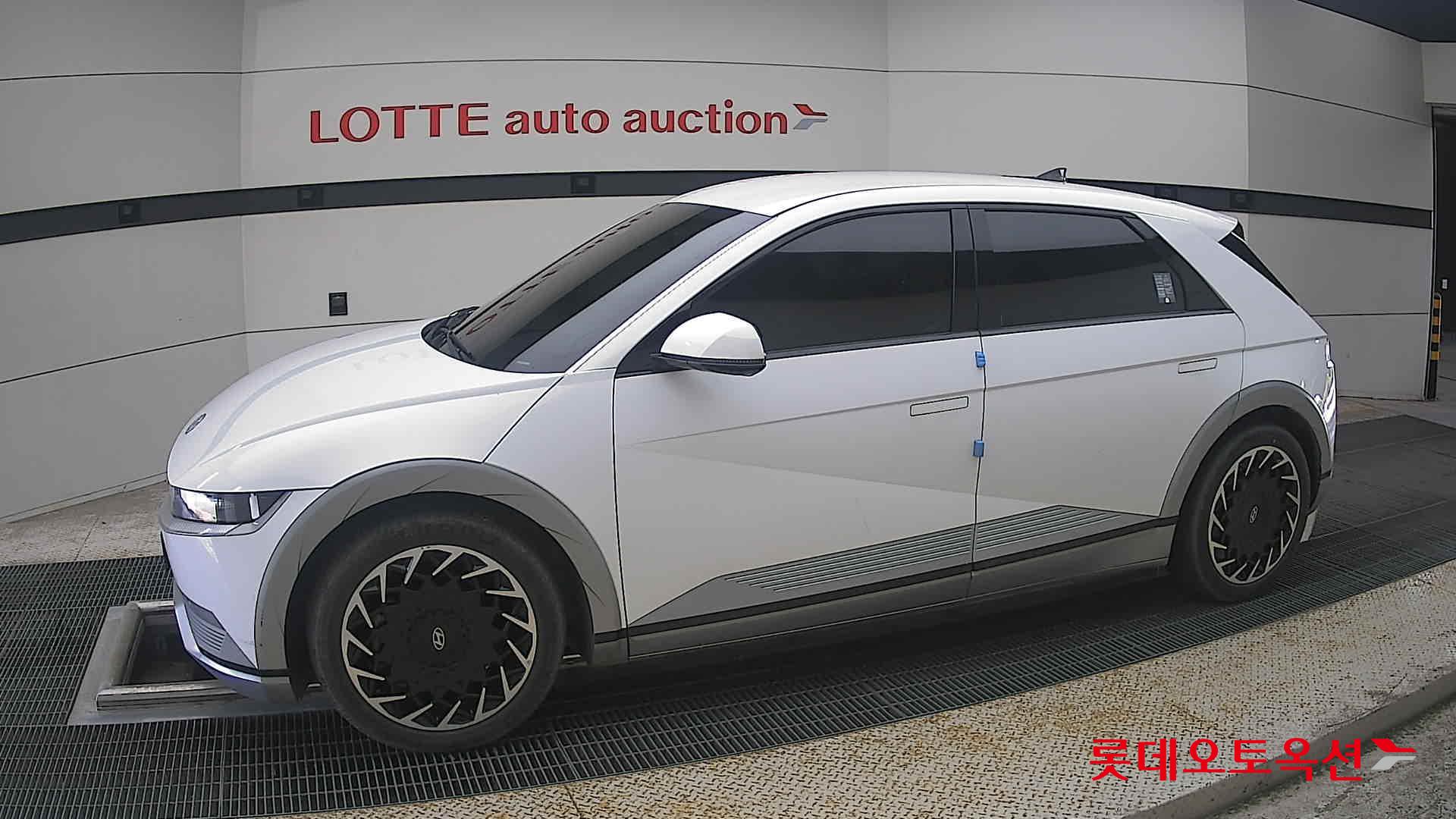 2022 - hyundai ioniq