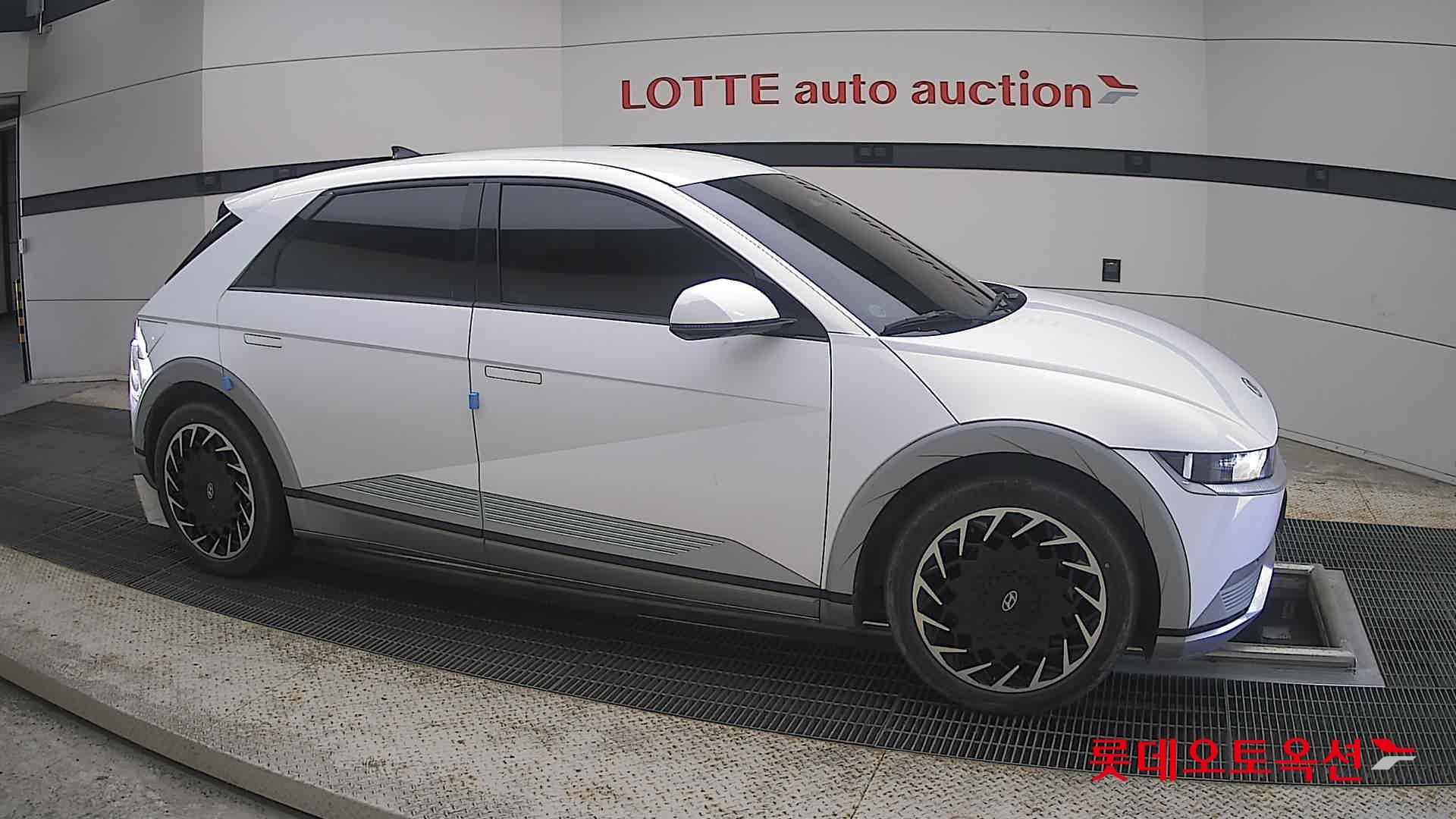 2022 - hyundai ioniq