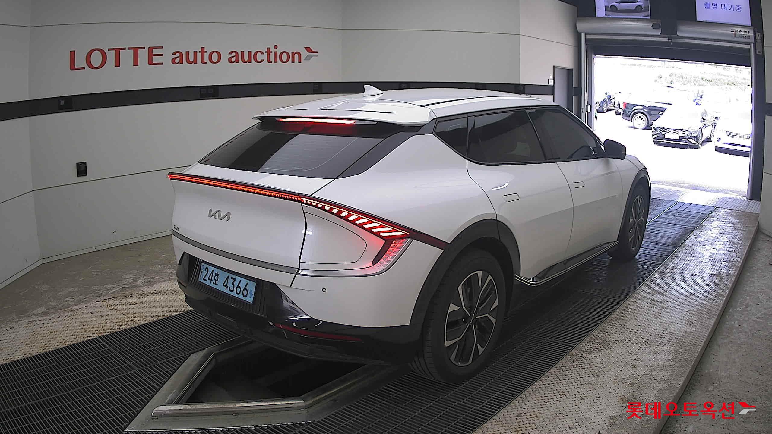 2023 - kia ev6