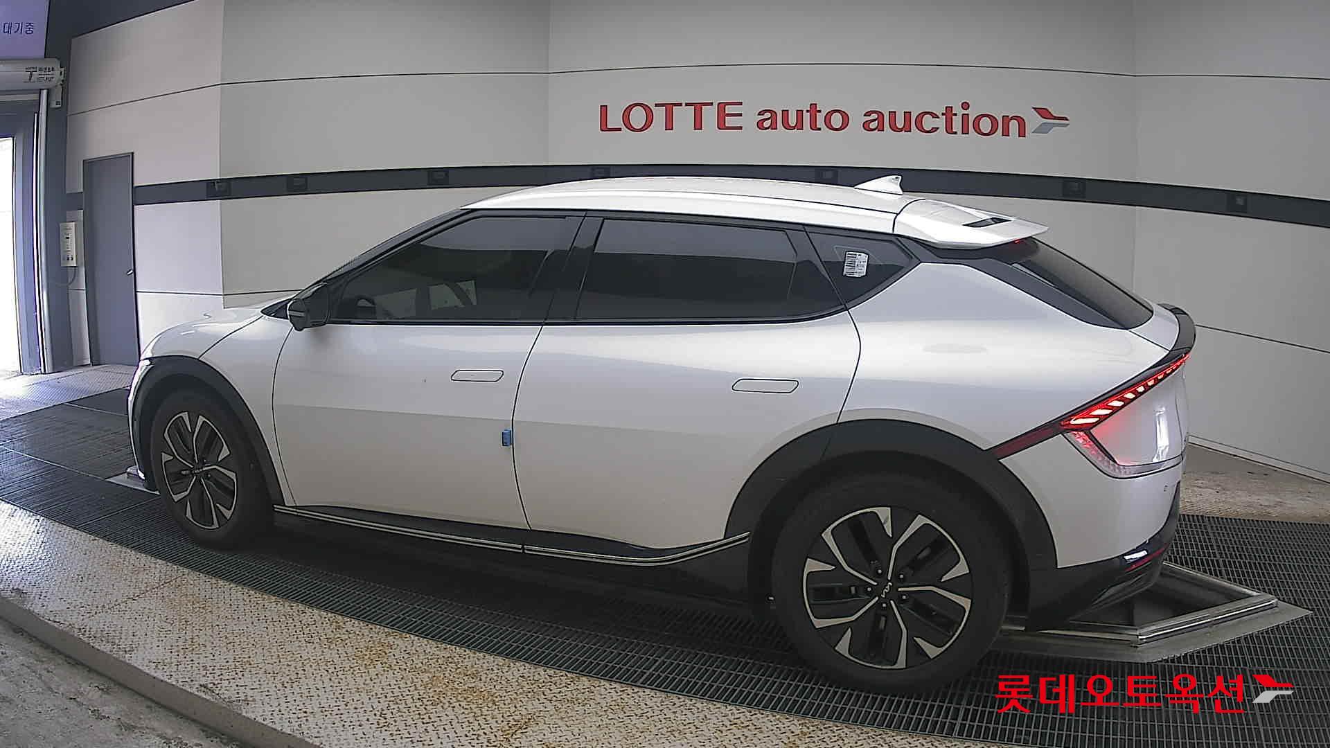 2023 - kia ev6