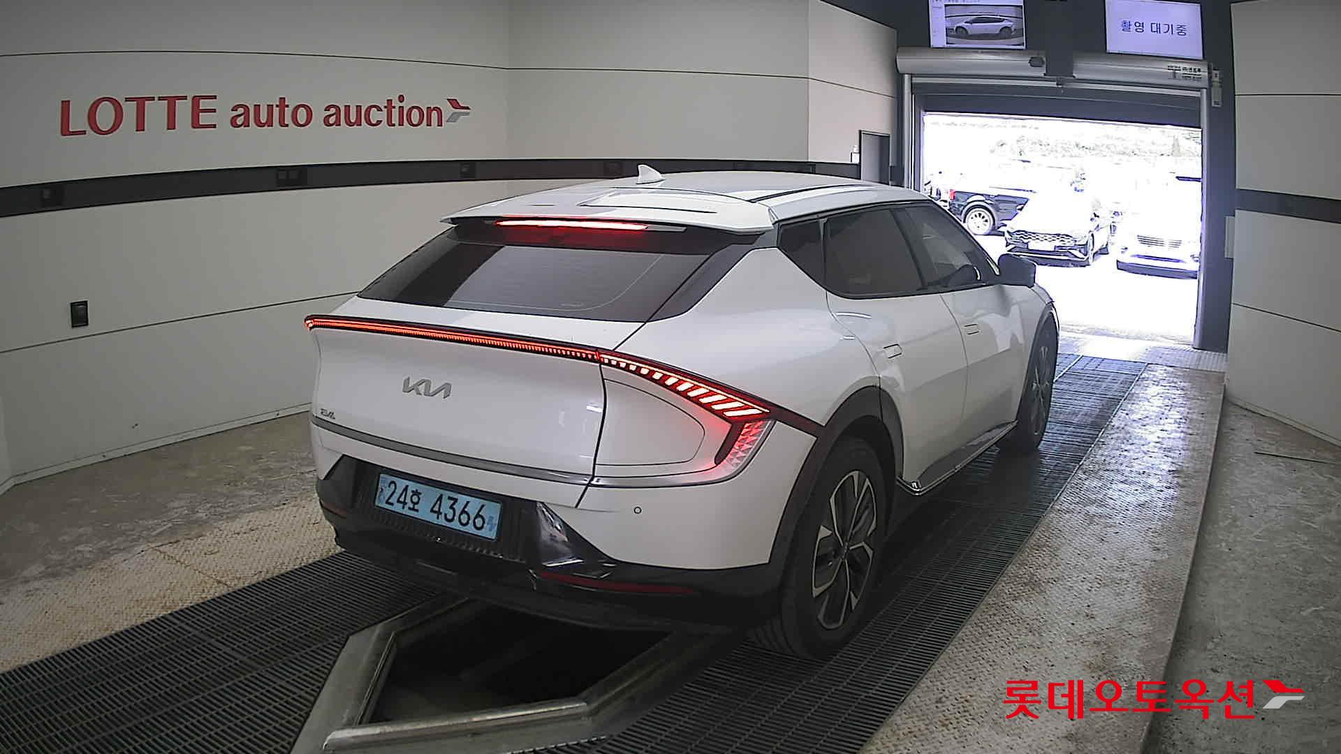 2023 - kia ev6