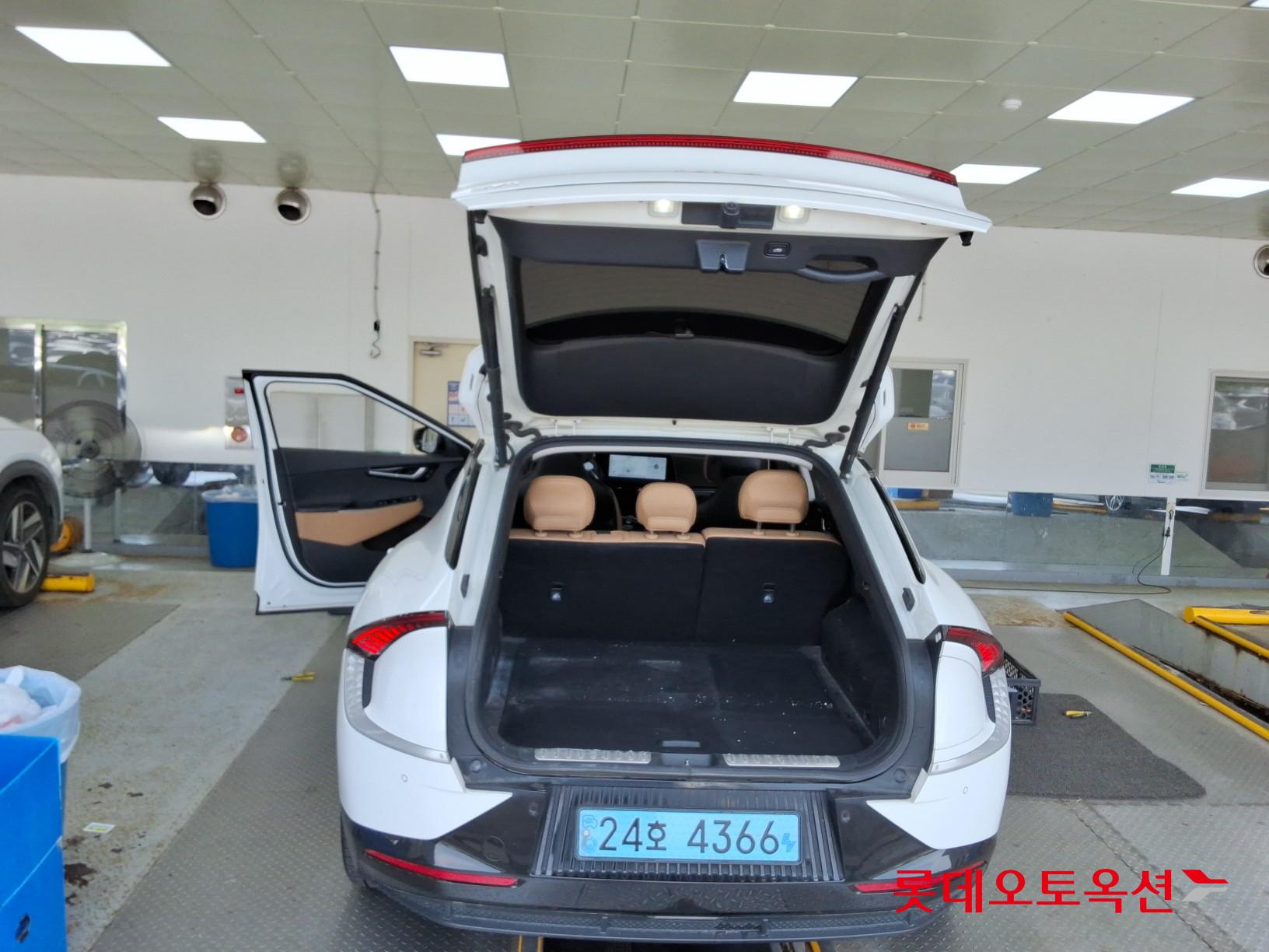 2023 - kia ev6