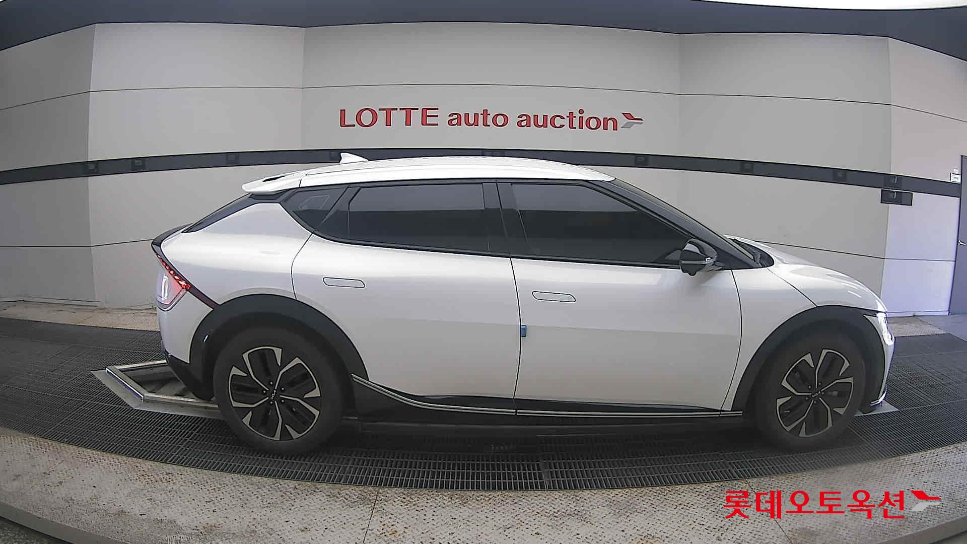 2022 - kia ev6
