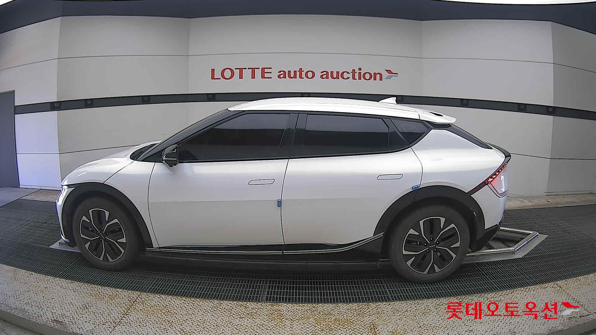 2022 - kia ev6
