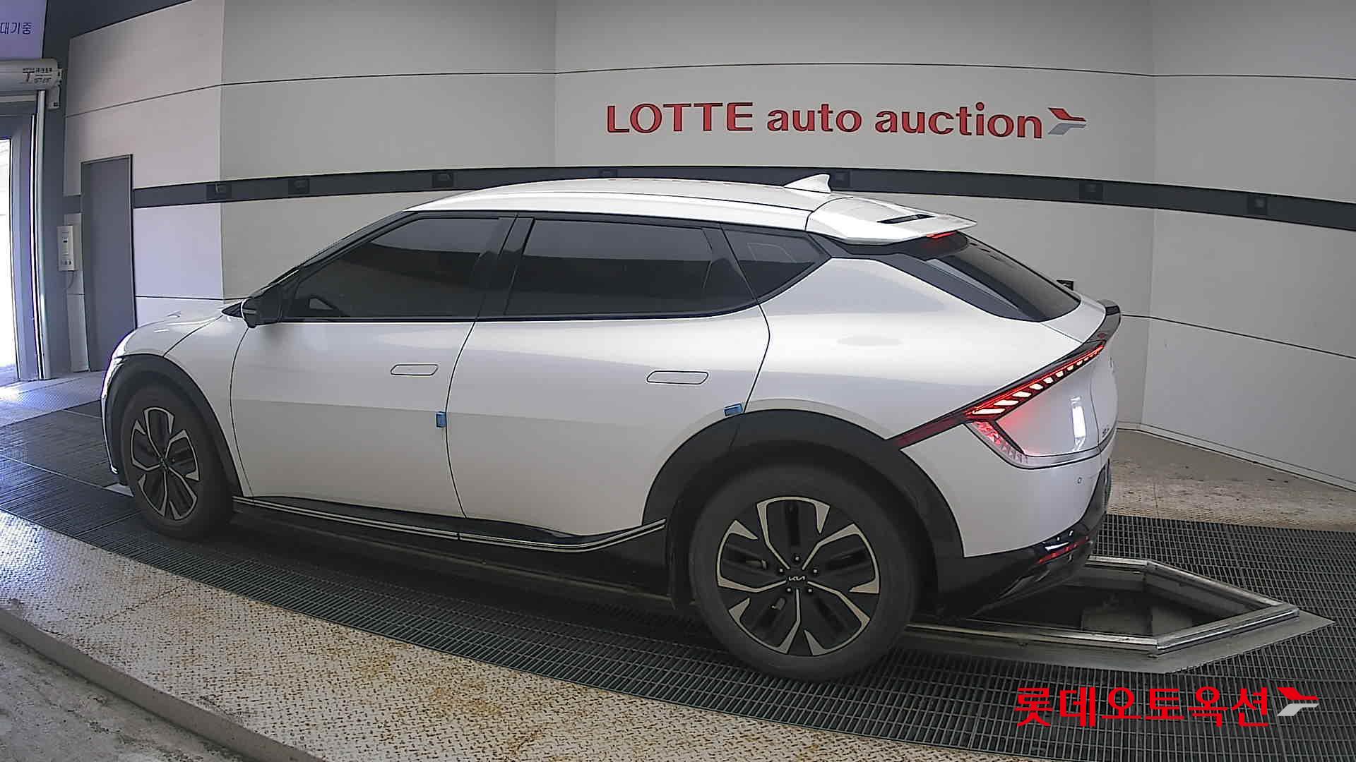 2022 - kia ev6