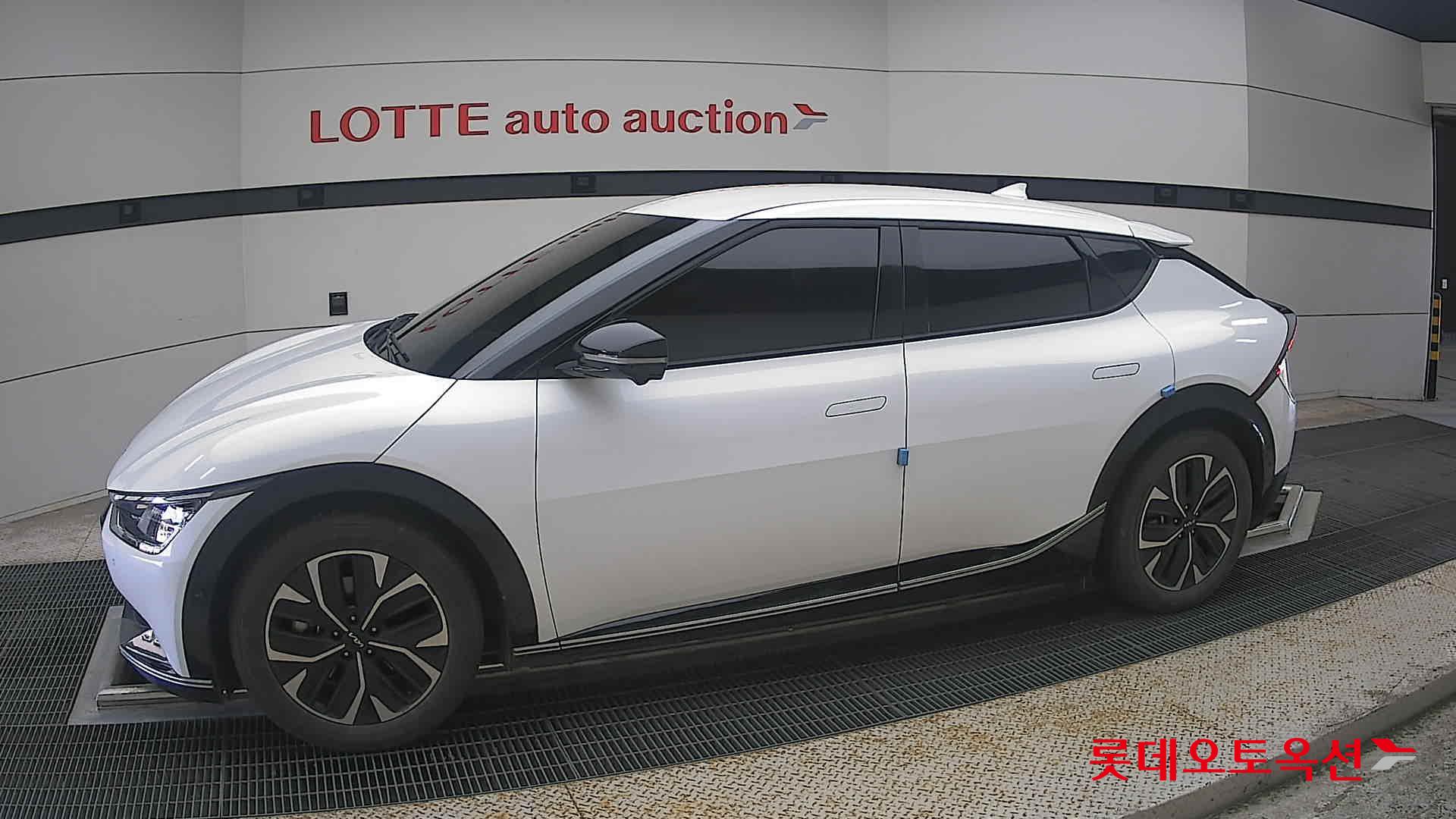 2022 - kia ev6