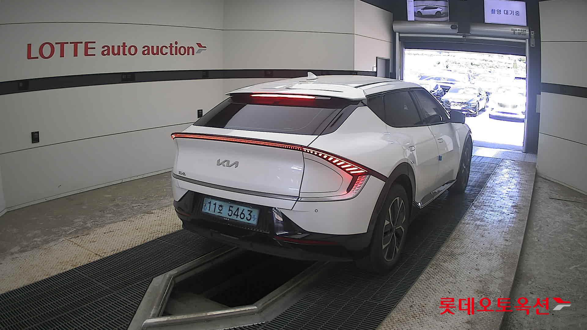 2022 - kia ev6