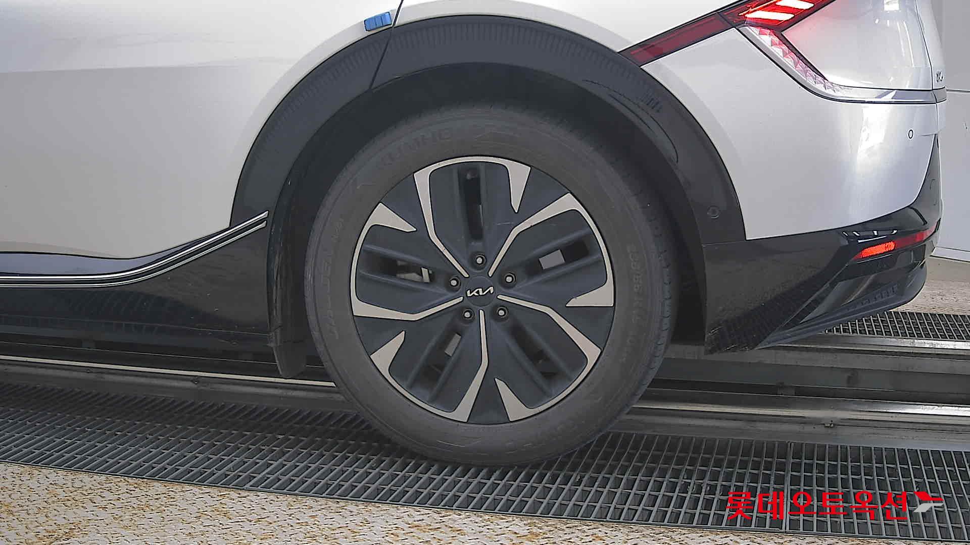 2022 - kia ev6